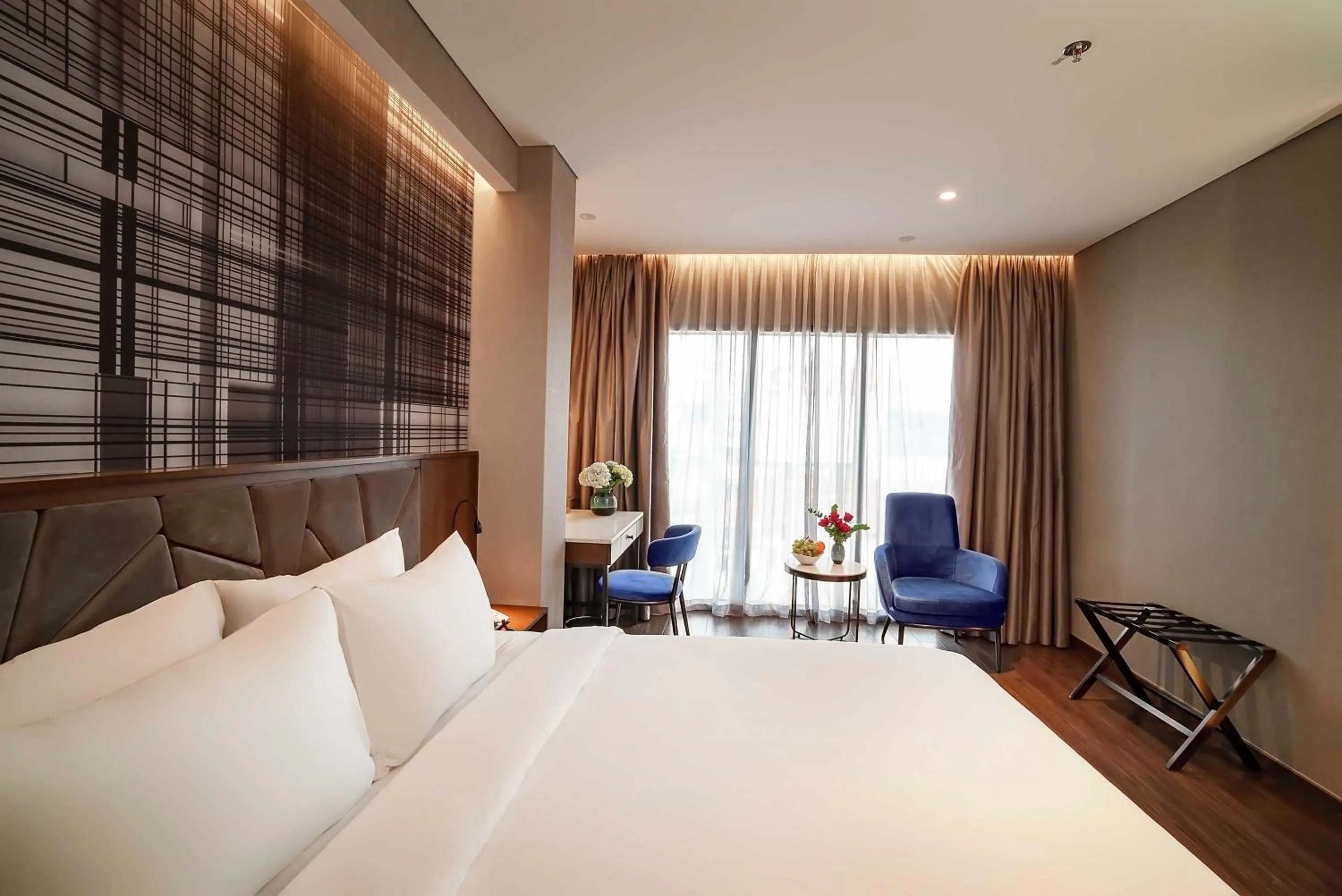 Bedroom, Bed in Nhat Ha Lavish Hotel