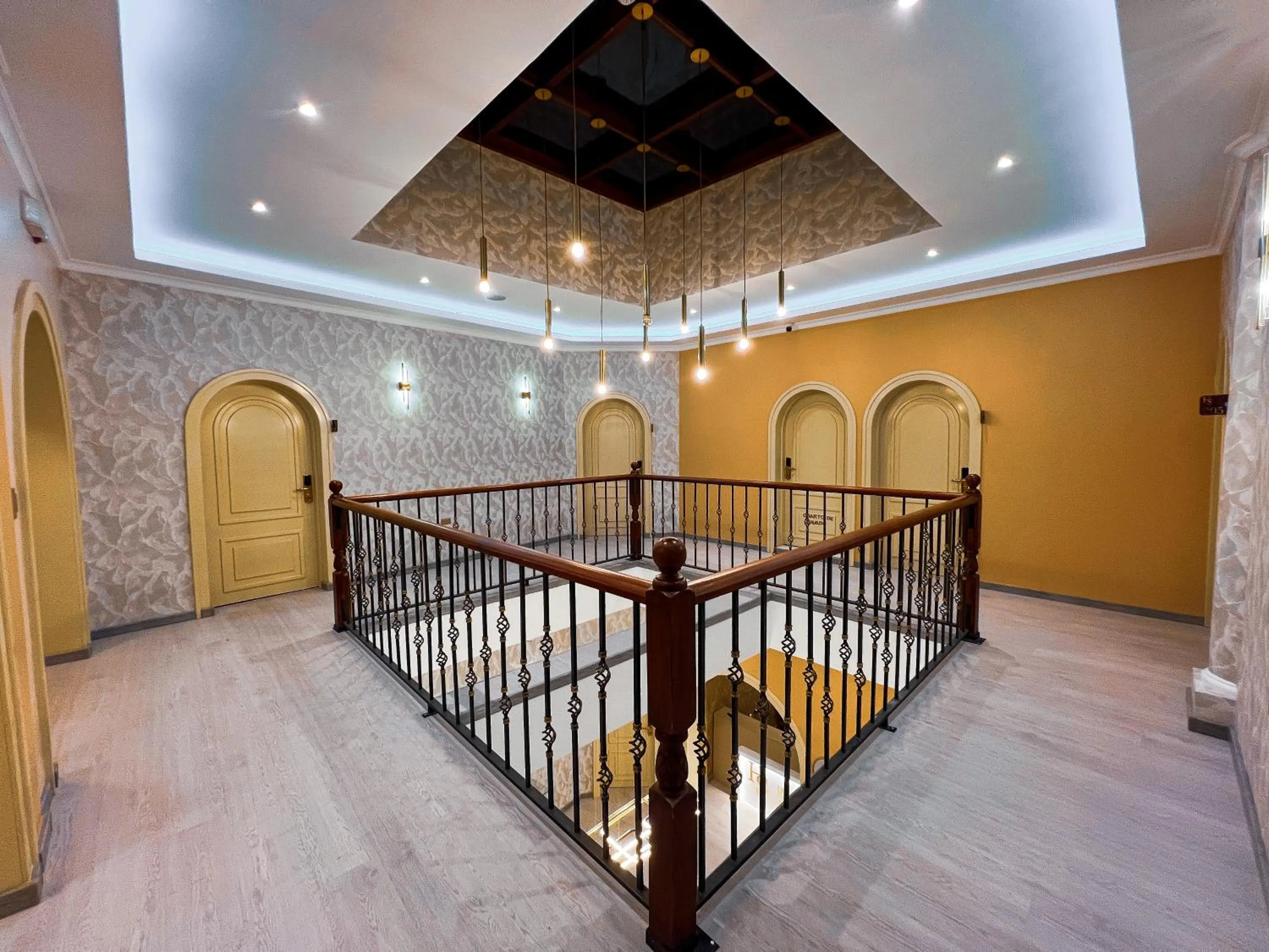 Inner courtyard view, Bed in Hotel Sucre