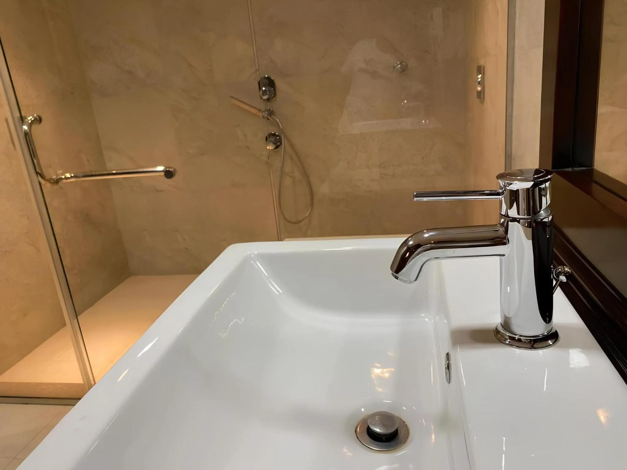 Shower in Avasta Resort Wijaya Leisure