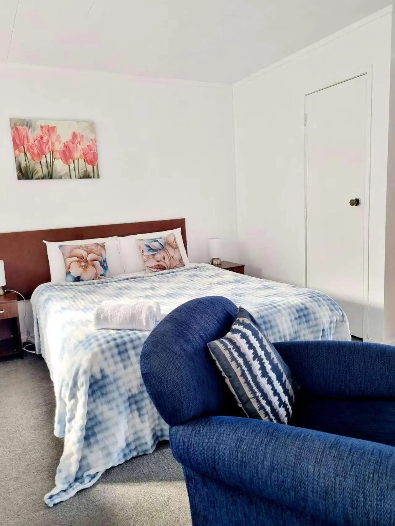 Bedroom, Bed in Cedar Lodge Motel Hamilton