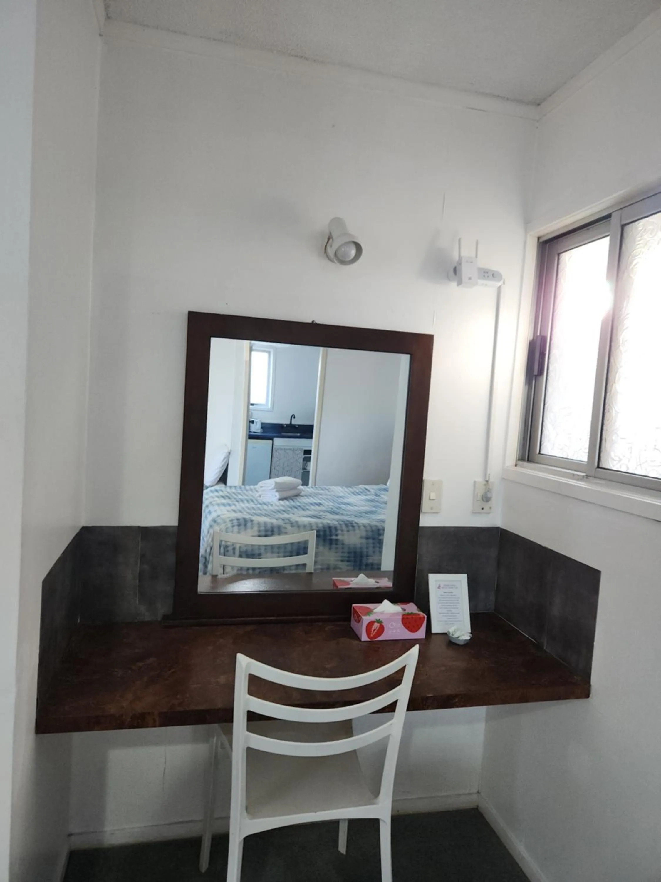 Living room in Cedar Lodge Motel Hamilton