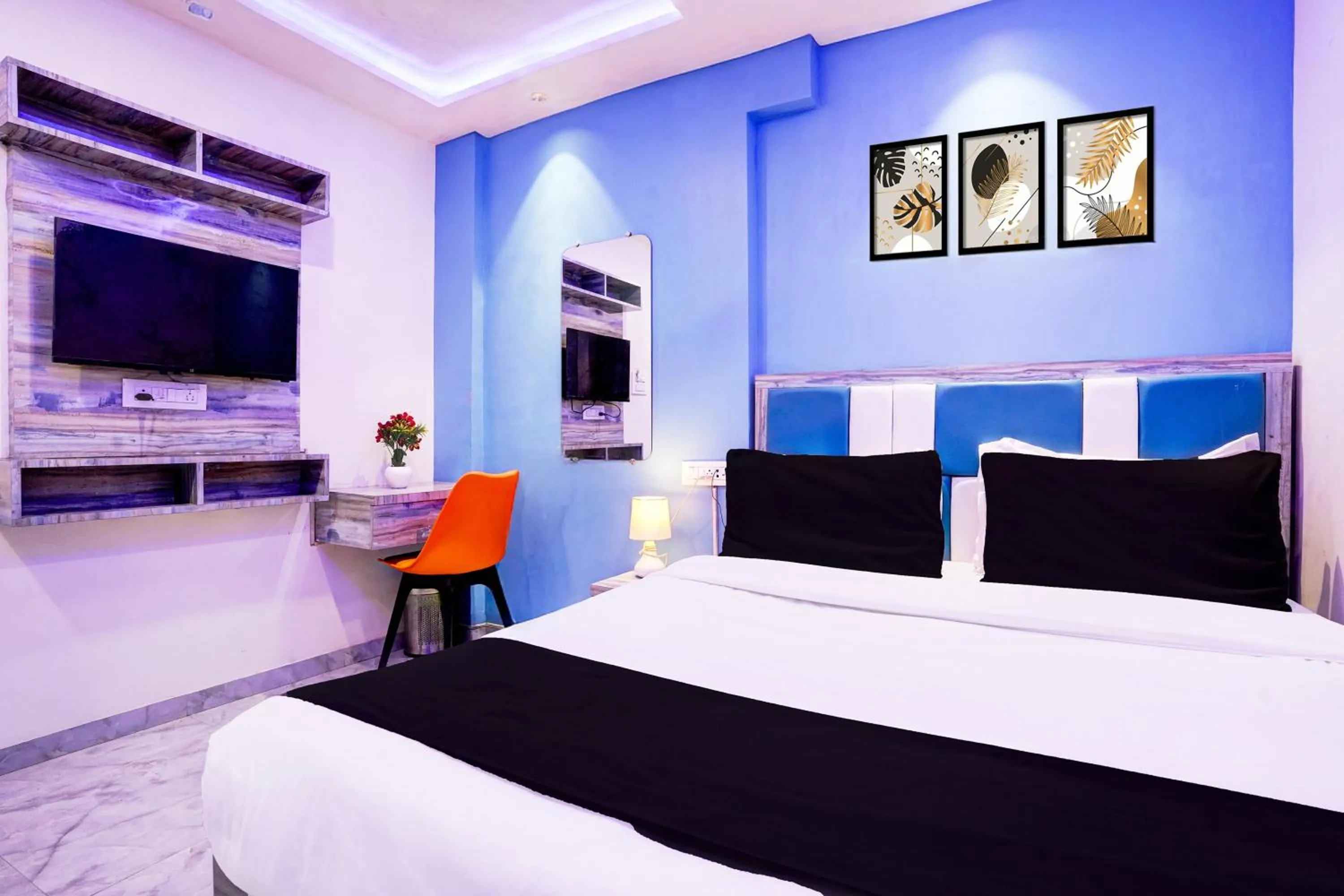 Bedroom, Bed in Collection O Goregaon Near Film City Formerly Cupid