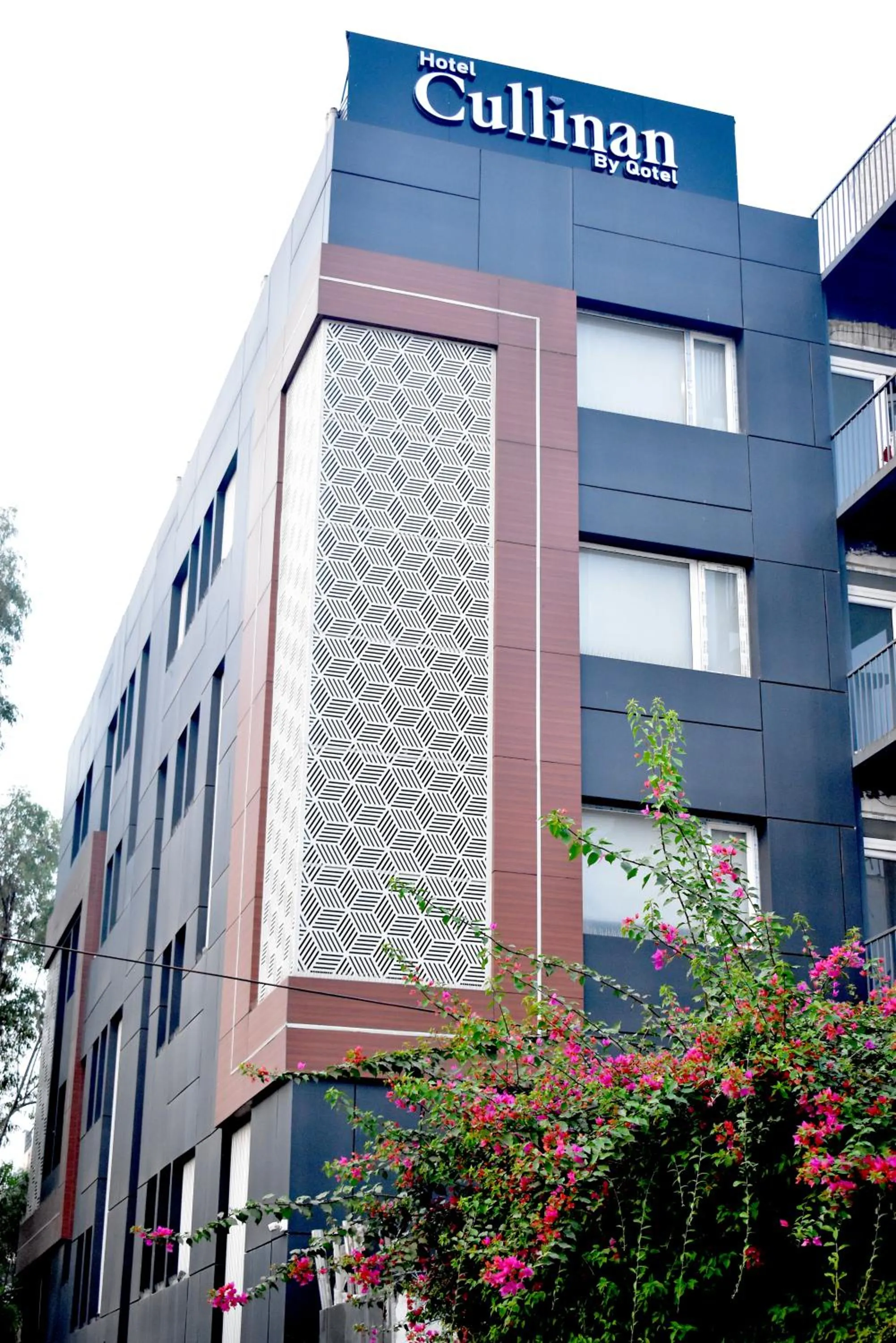 Property building in Qotel Signature Coleman Janakpuri