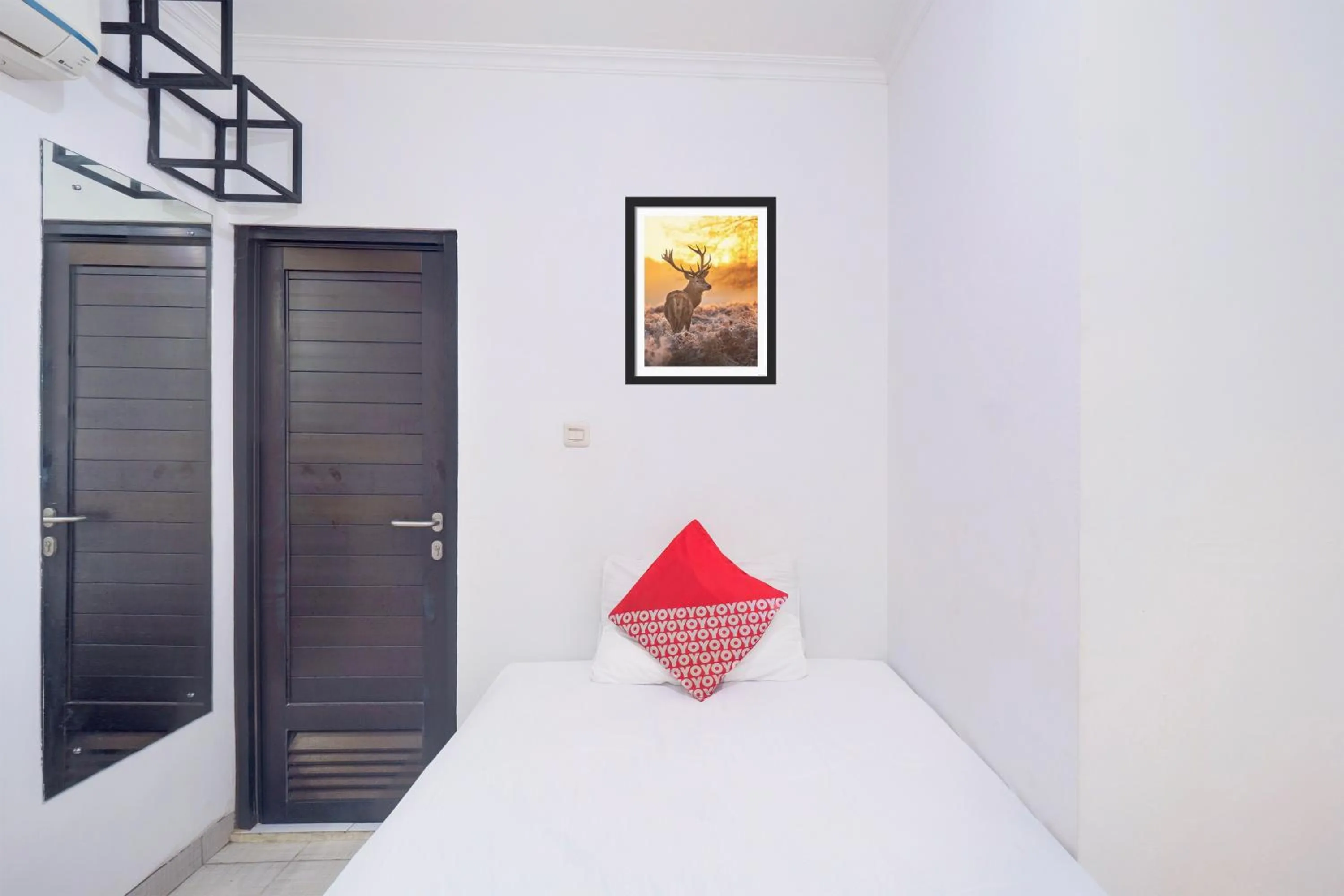 Bedroom, Bed in Collection O Gunung Sahari Near Ancol