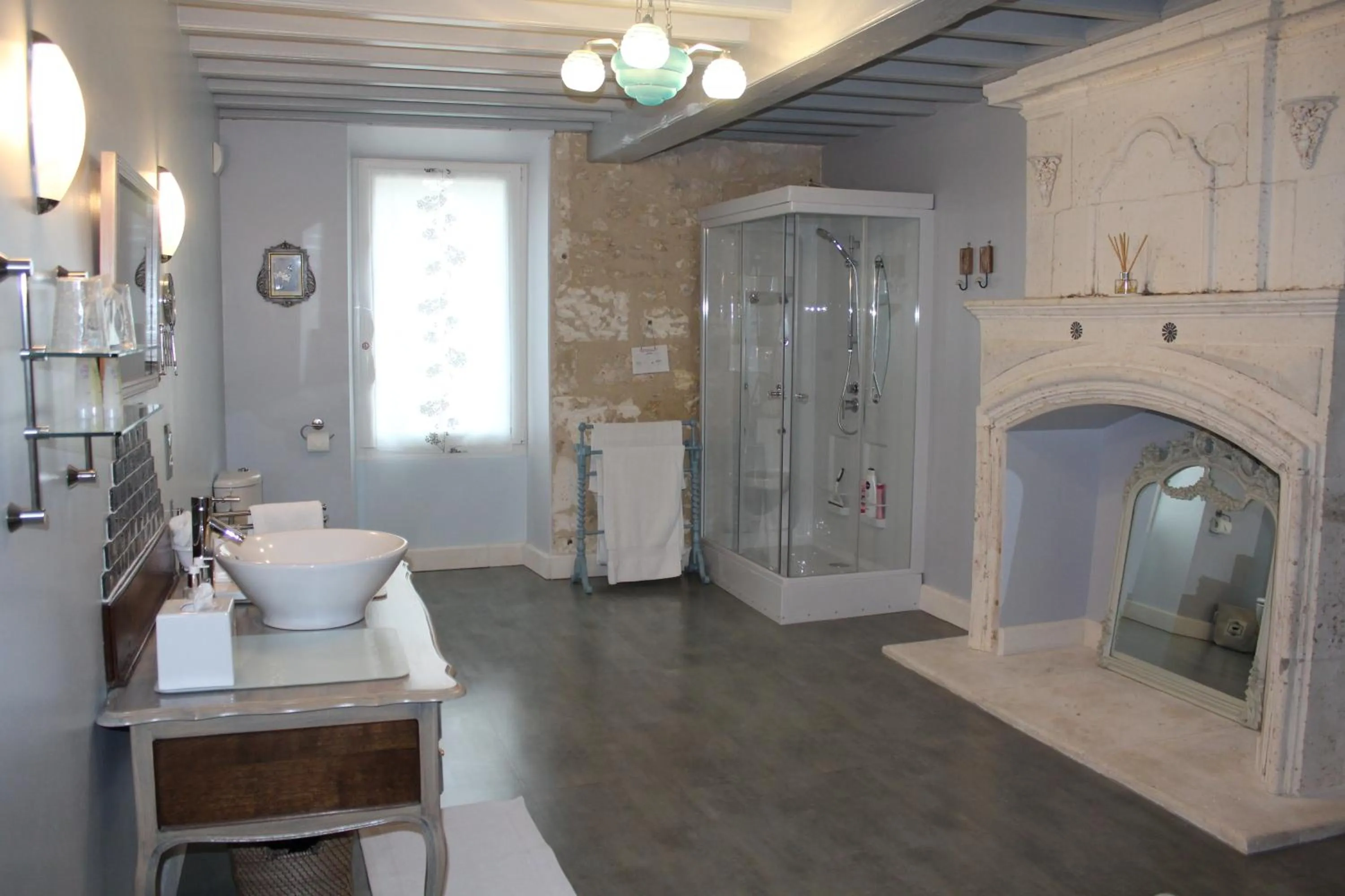 Bathroom in Le Patio Chambres et Tables d'Hôtes