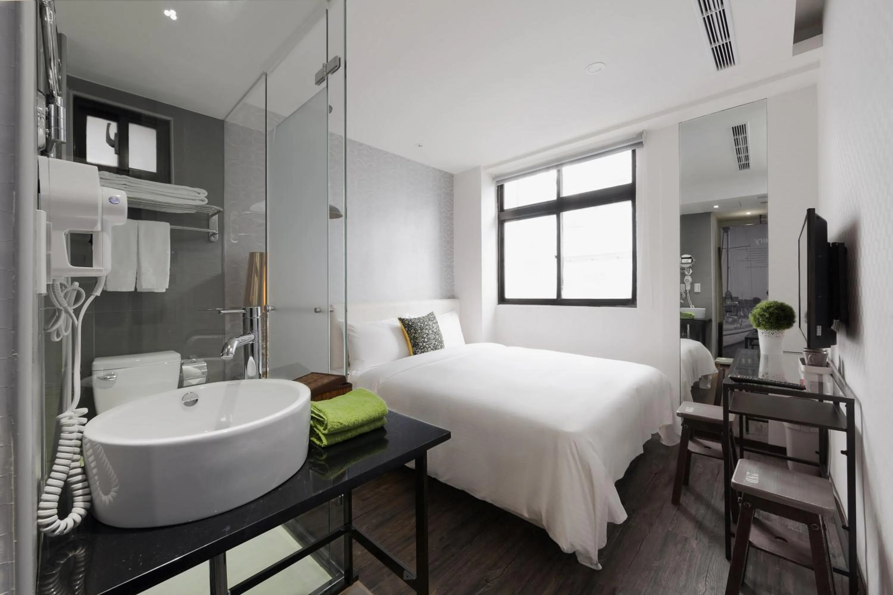 Photo of the whole room, Bed in Herb Art Hotel