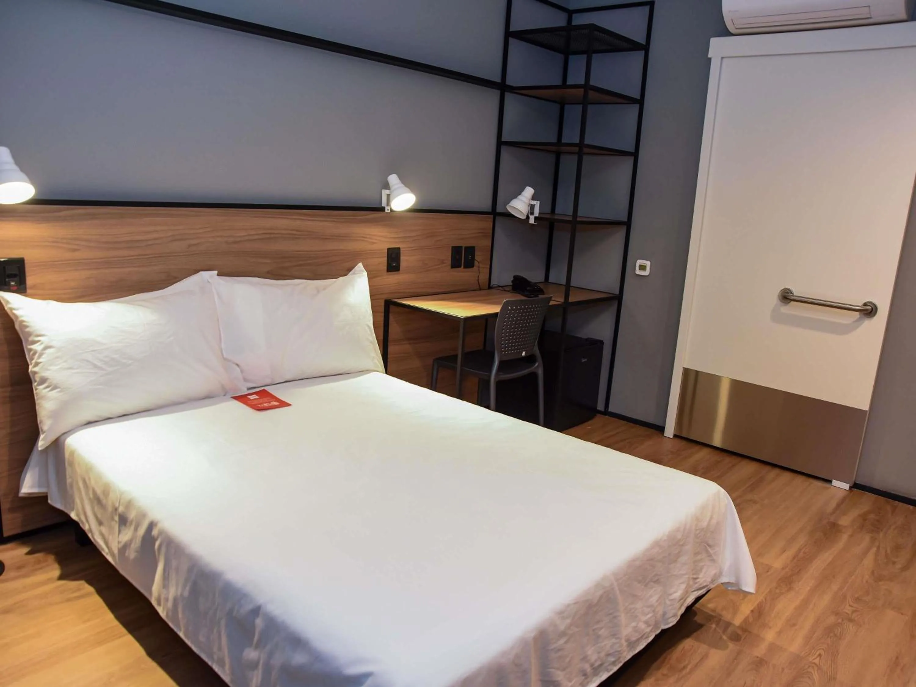 Bedroom, Bed in ibis Tangará Da Serra