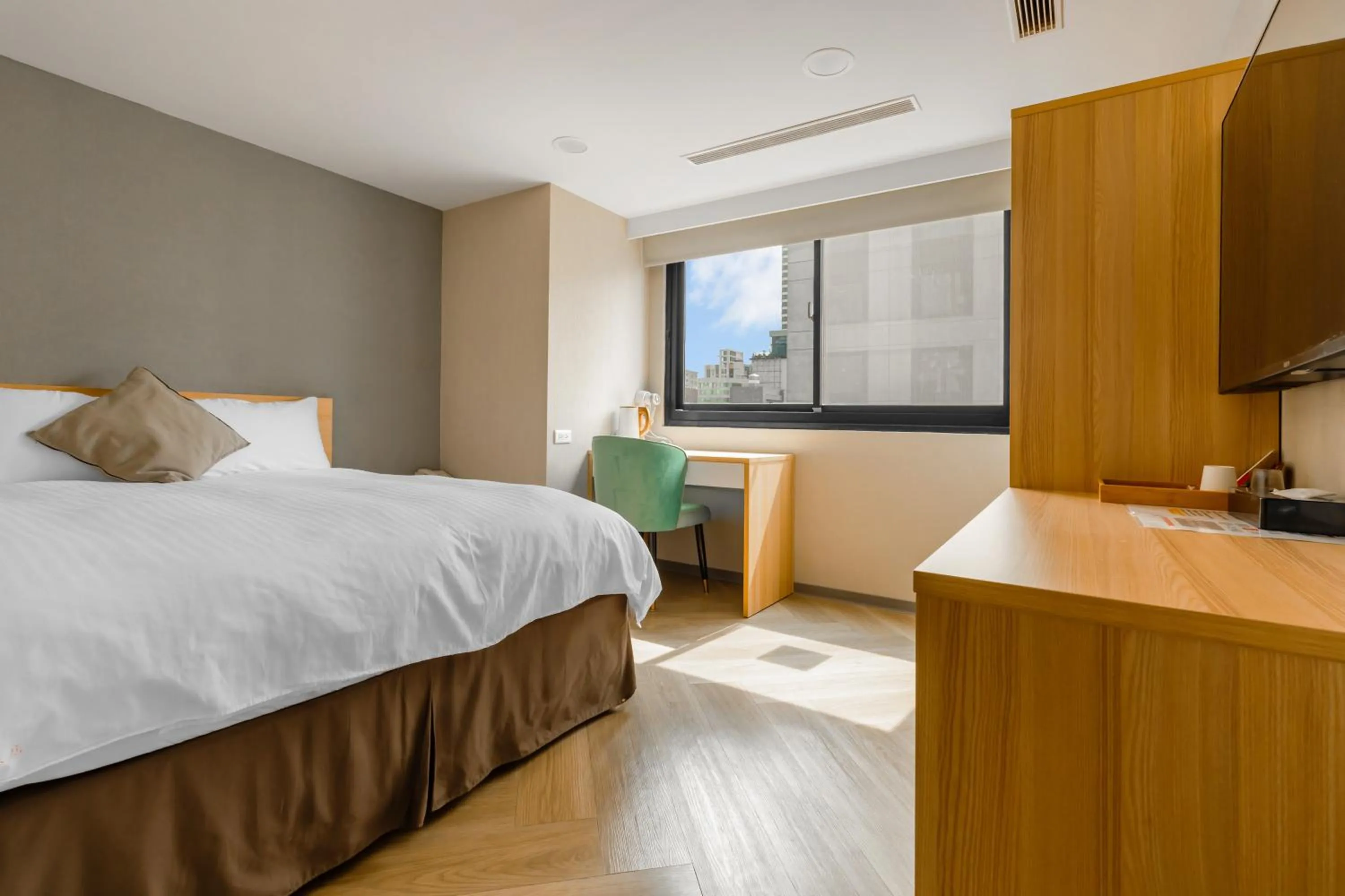 Photo of the whole room, Bed in Mu Chen Hotel