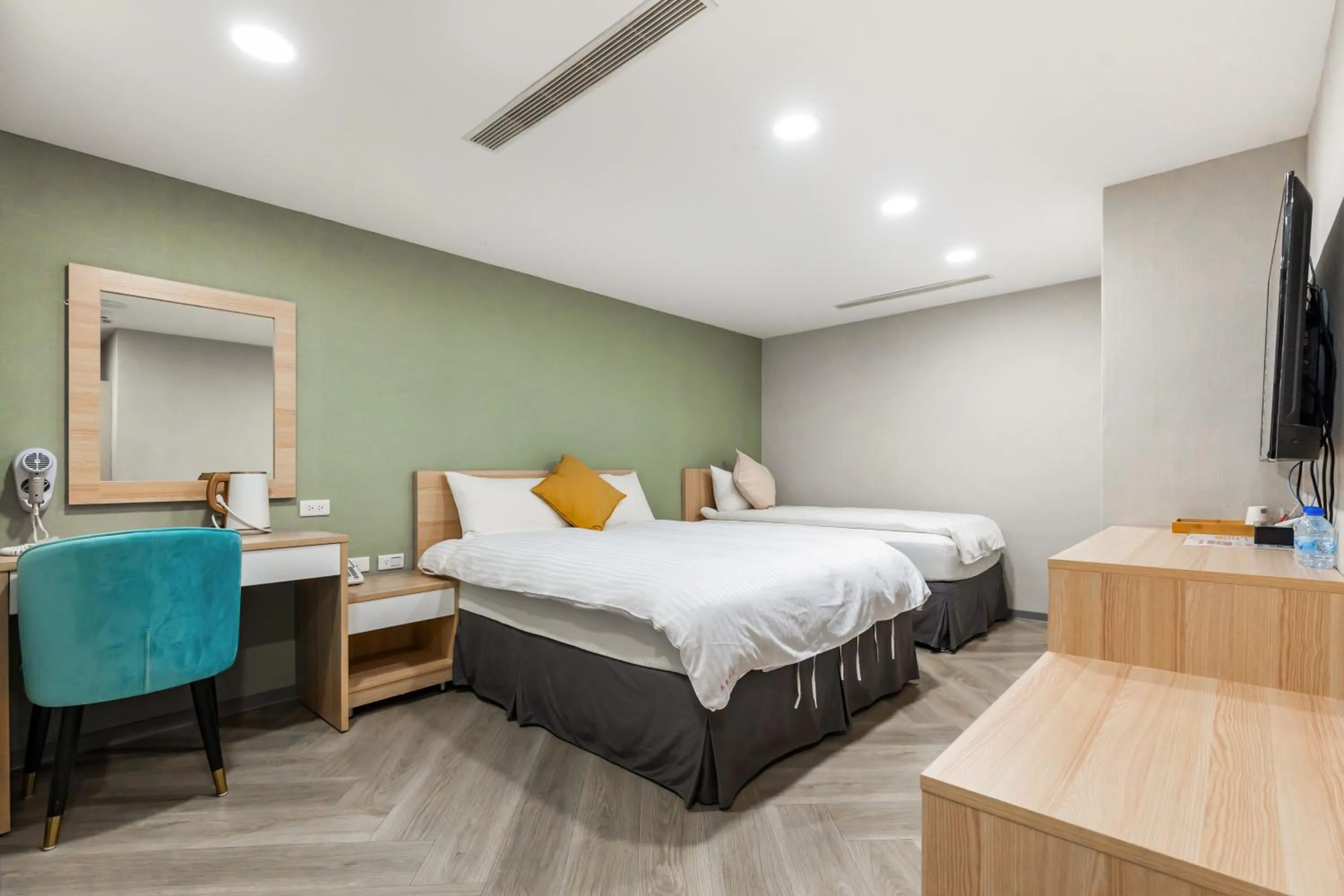 Photo of the whole room, Bed in Mu Chen Hotel