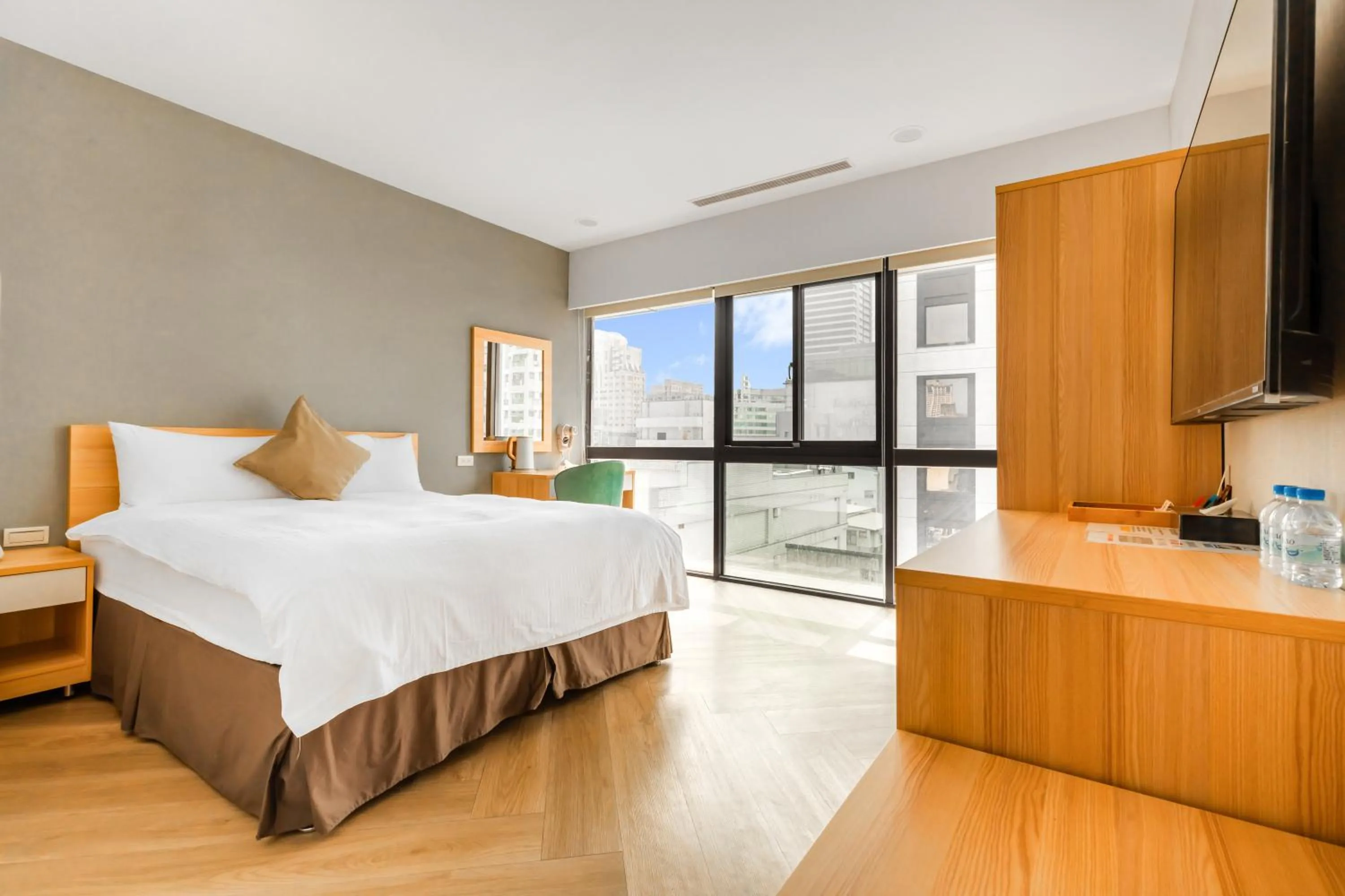 Photo of the whole room, Bed in Mu Chen Hotel