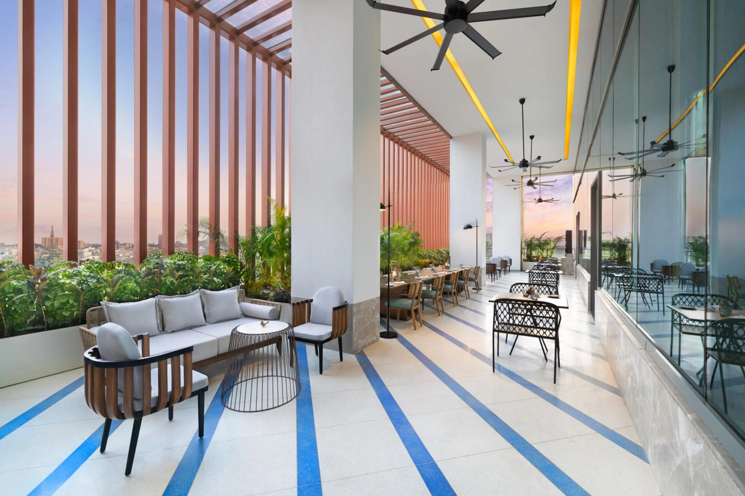 Restaurant/places to eat in Novotel New Delhi City Centre