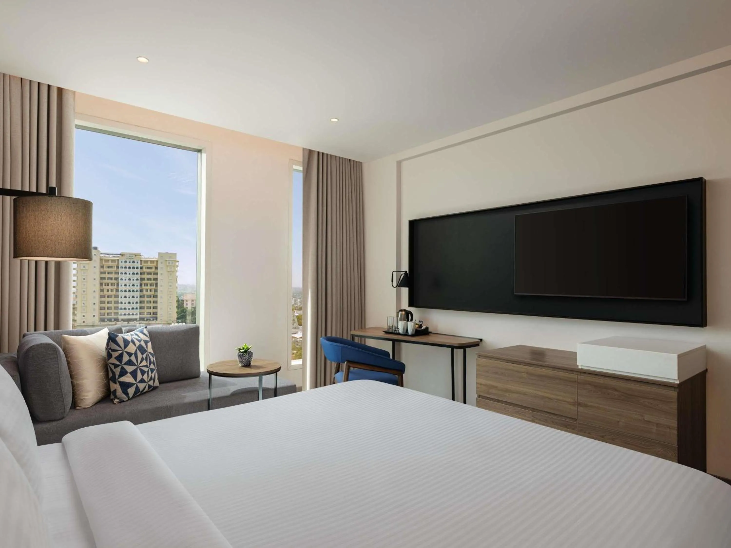 Bedroom, Bed in Novotel New Delhi City Centre