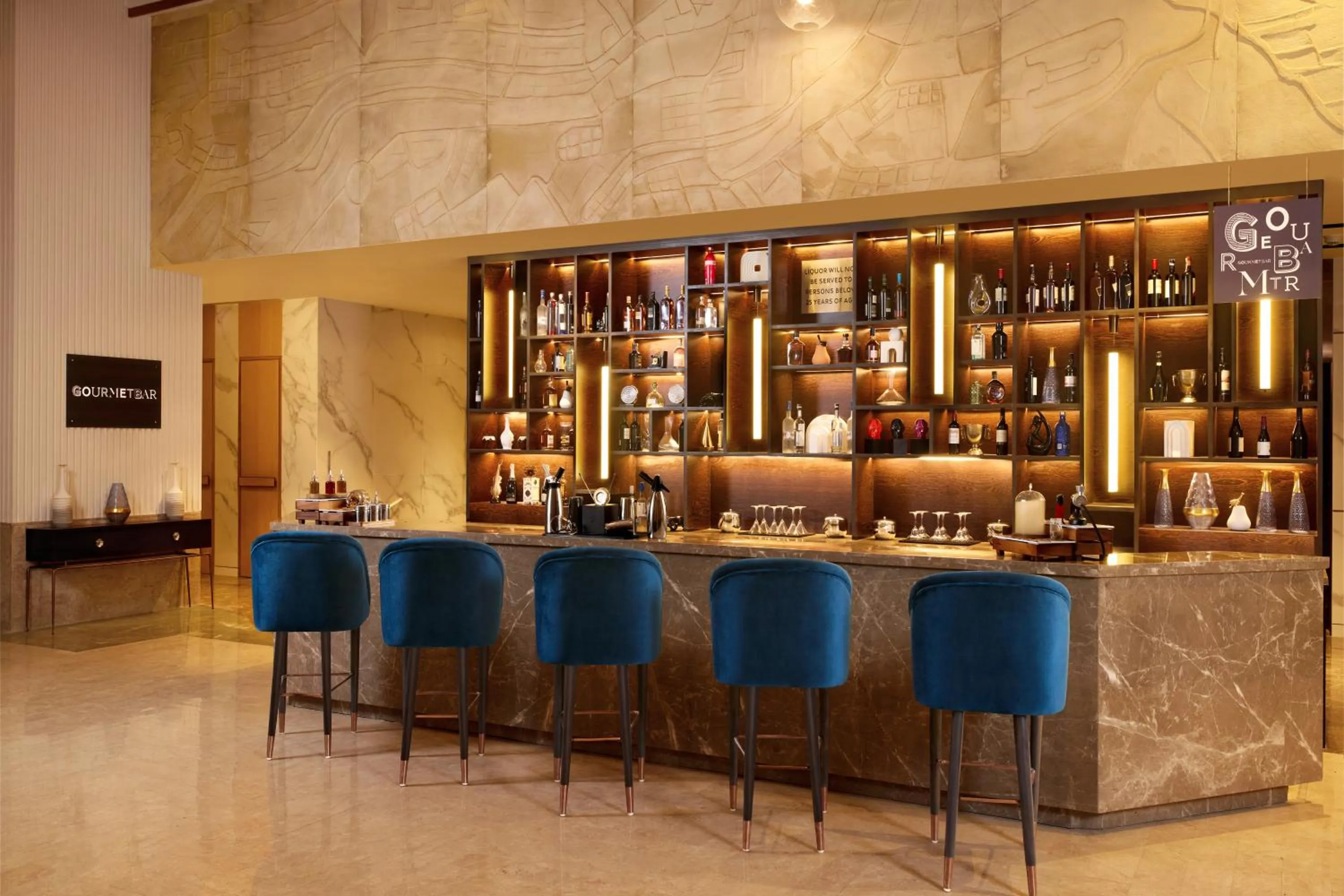 Lounge or bar in Novotel New Delhi City Centre