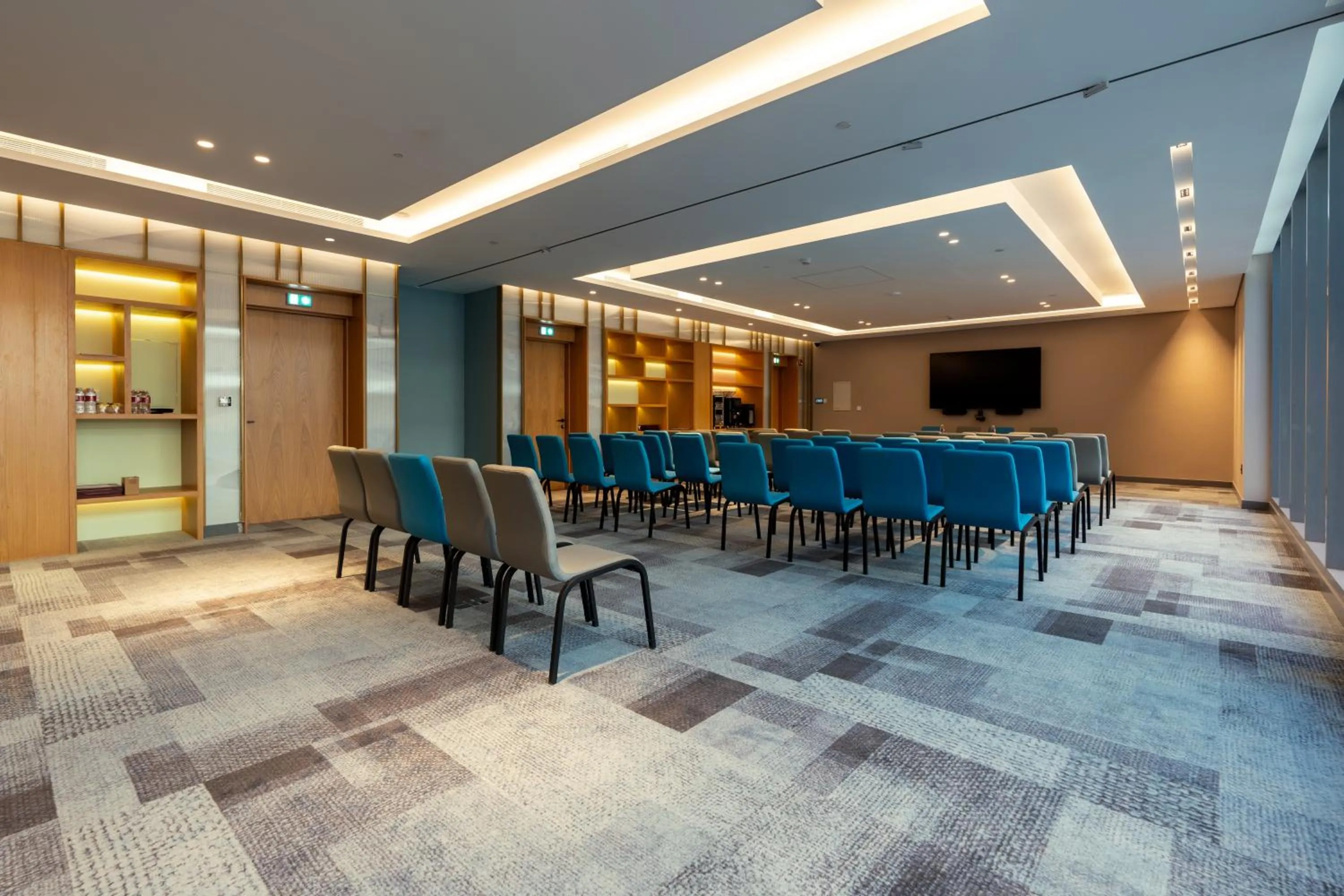 Meeting/conference room in West Walk Retaj Hotel