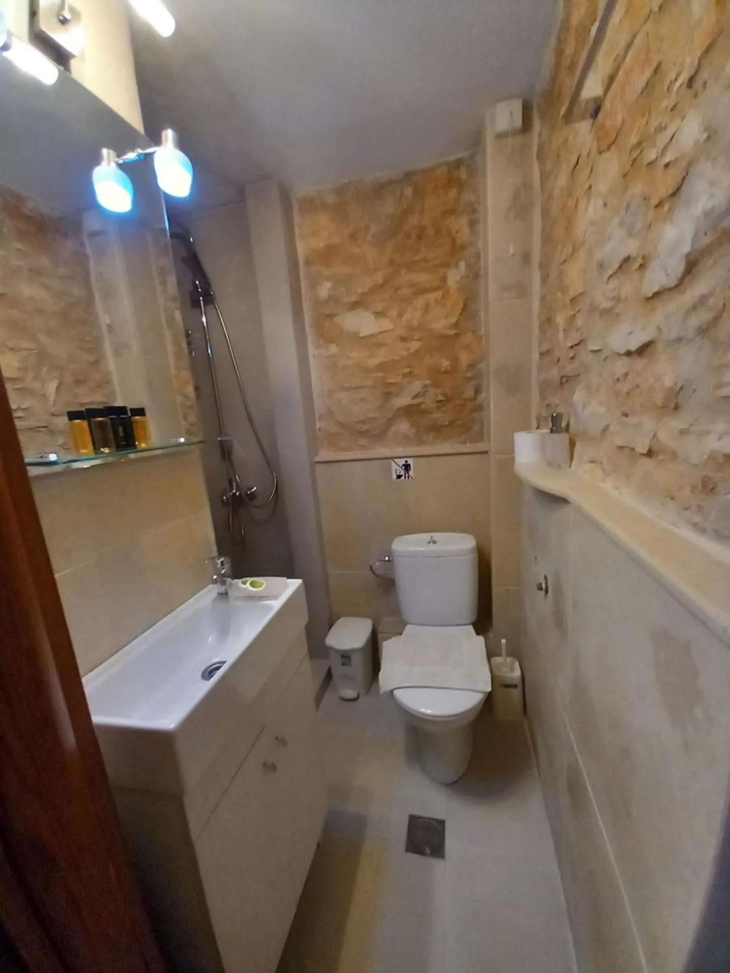 Toilet in Tsopela Boutique Hotel