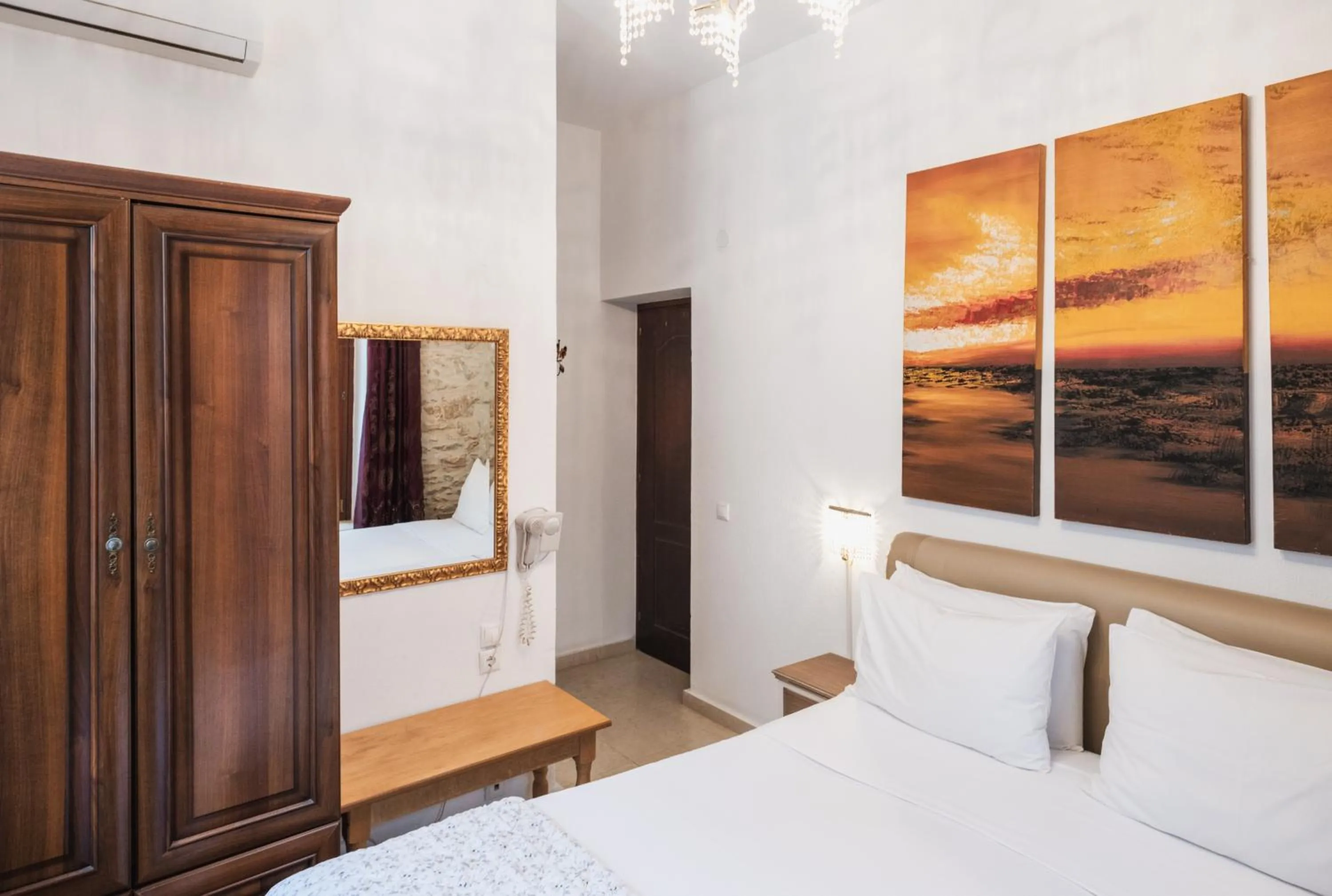 wardrobe in Tsopela Boutique Hotel