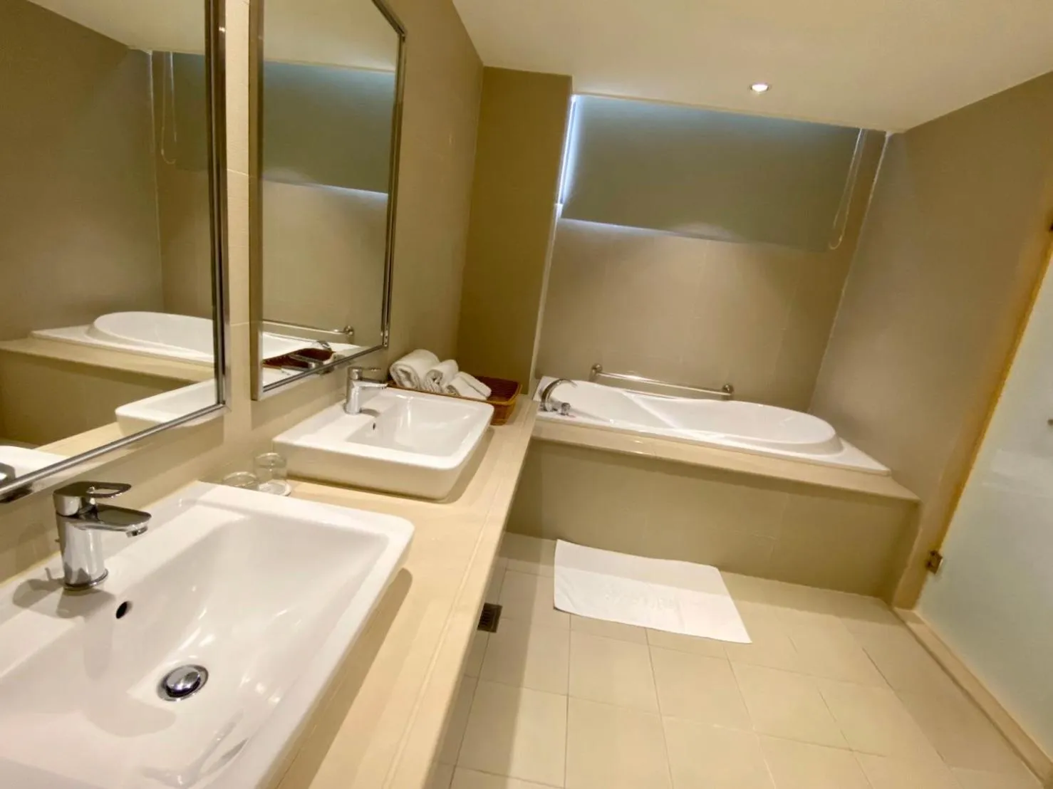 Bathroom in Chiayi Oriental Pearl International Hotel