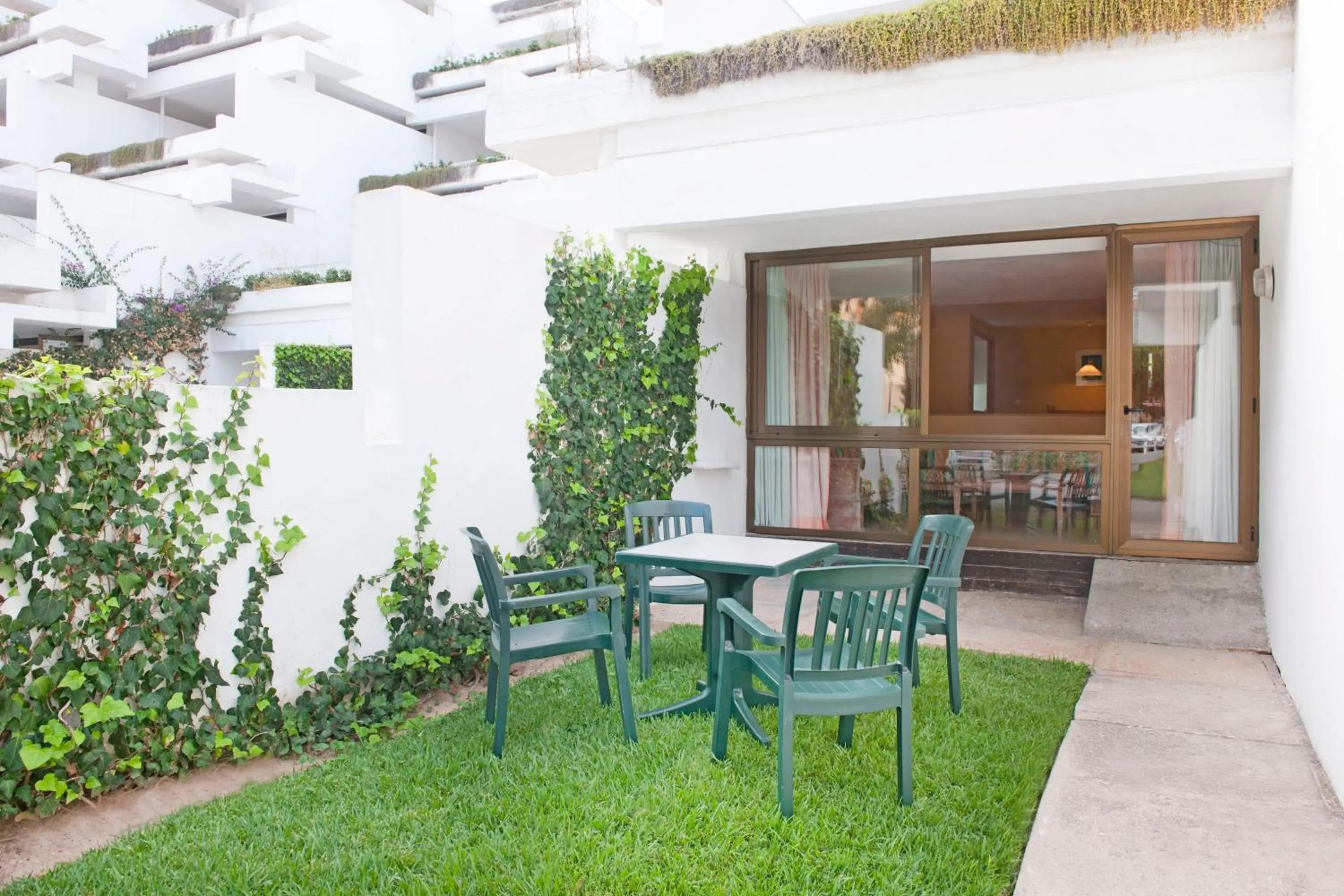 Garden in Iberostar Waves Ciudad Blanca