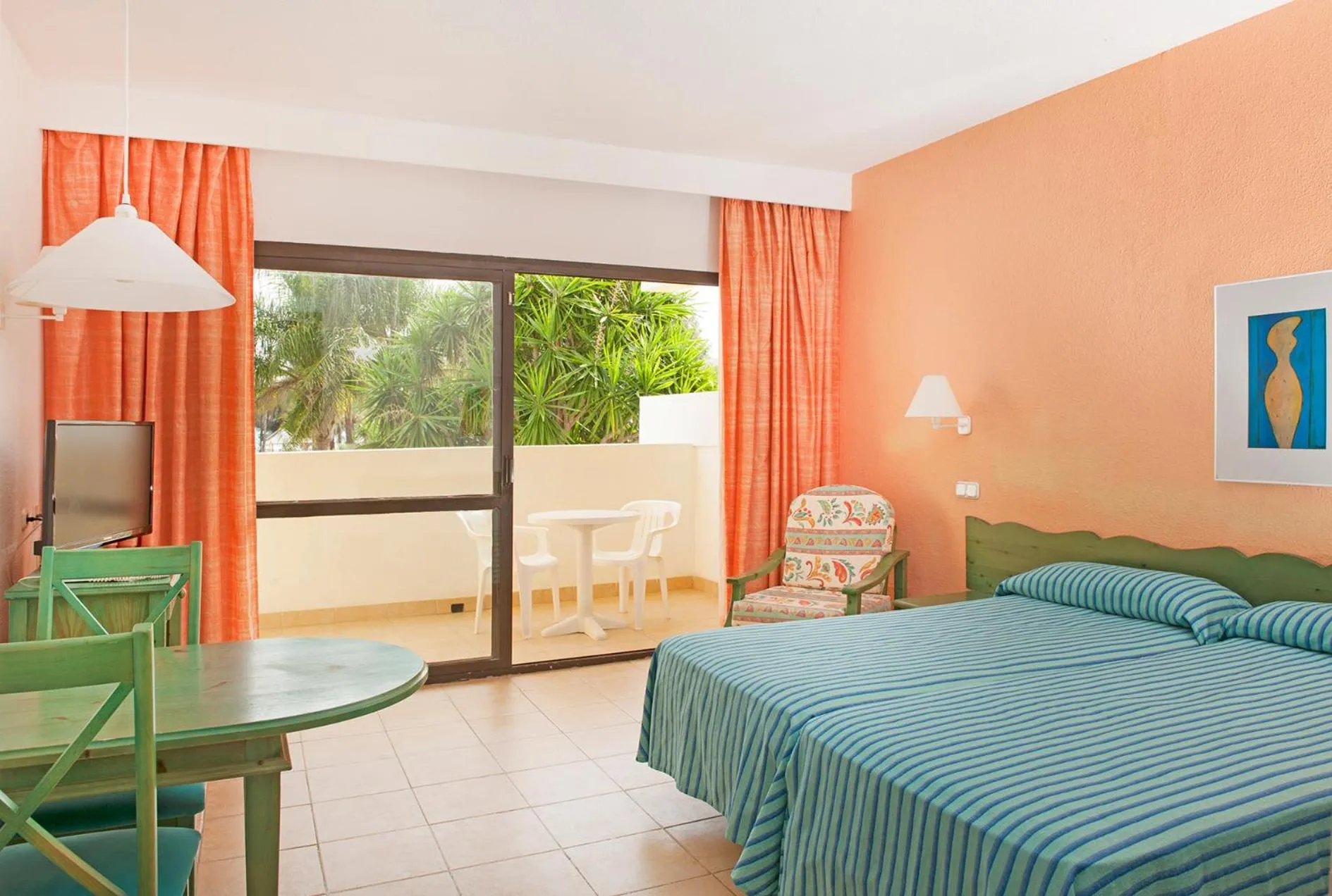 Bedroom, Bed in Iberostar Waves Ciudad Blanca