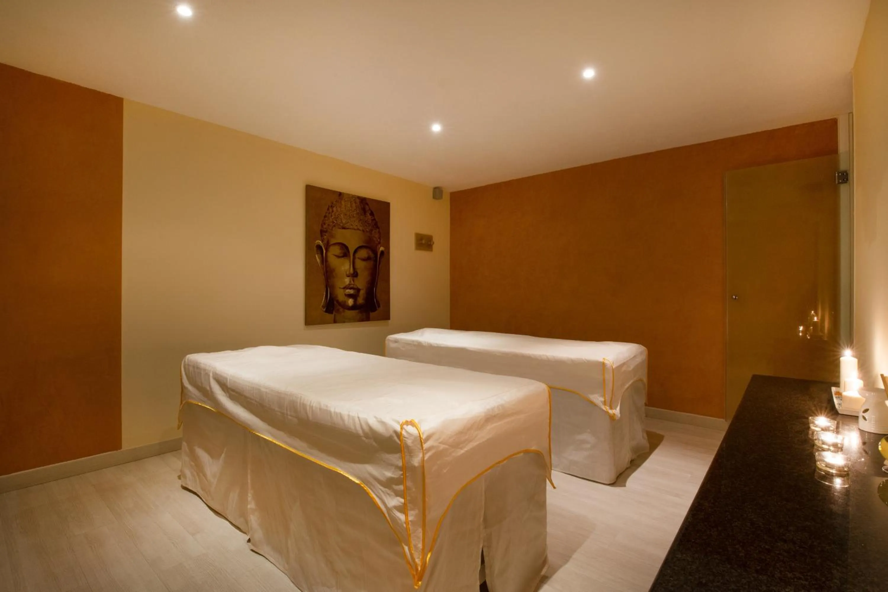 Spa and wellness centre/facilities, Bed in Iberostar Waves Ciudad Blanca