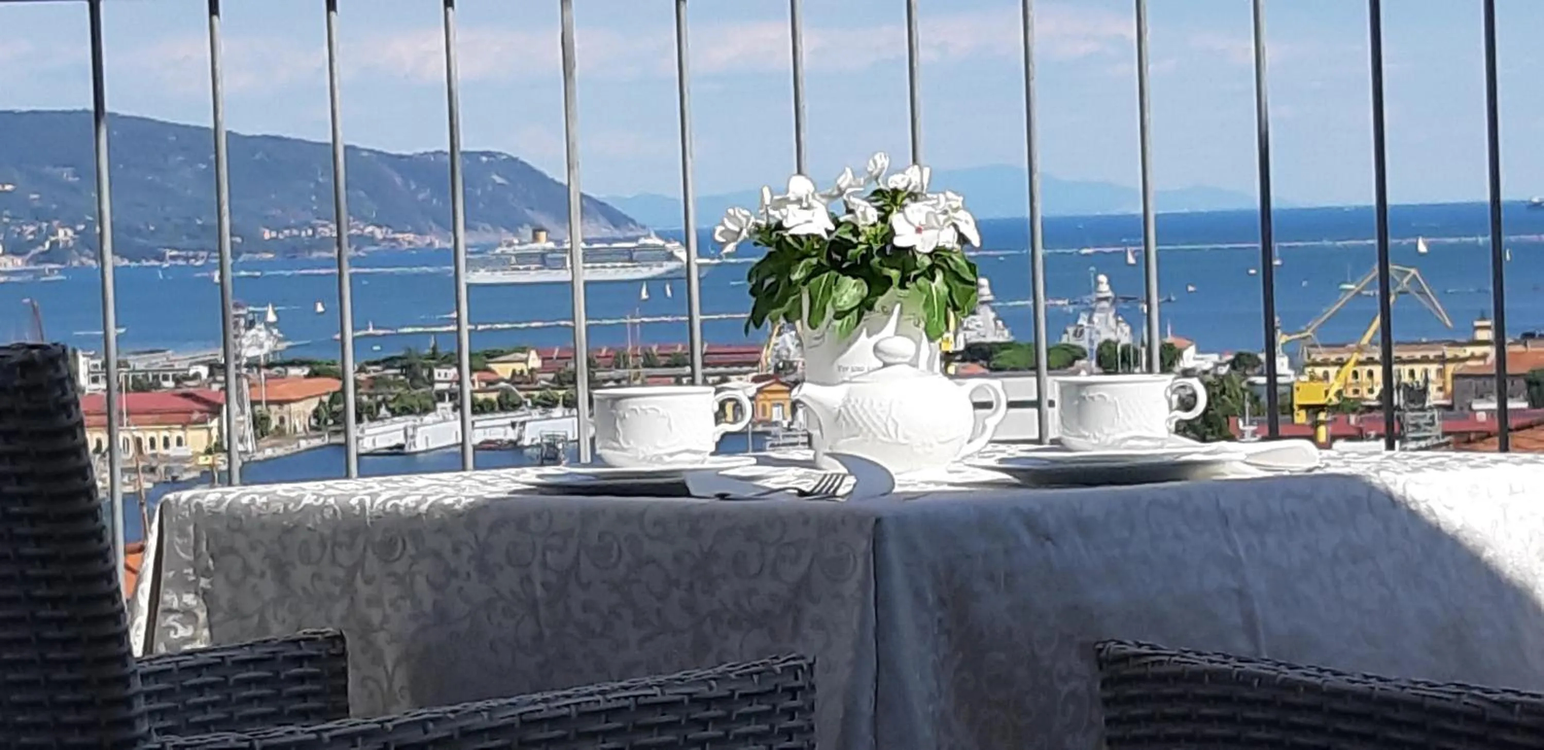 Restaurant/places to eat in Dreams Guest House