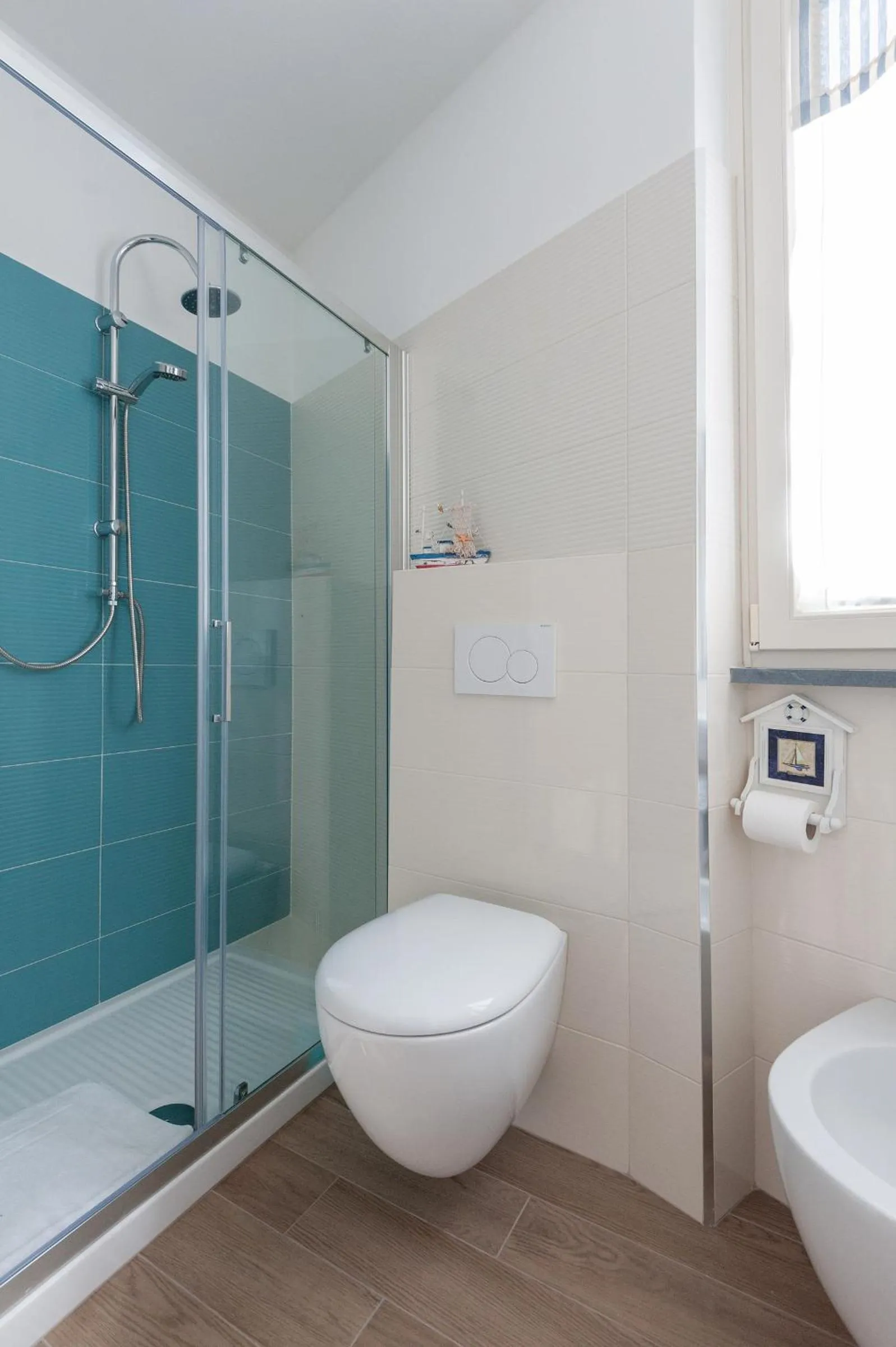 Shower in Dreams Guest House