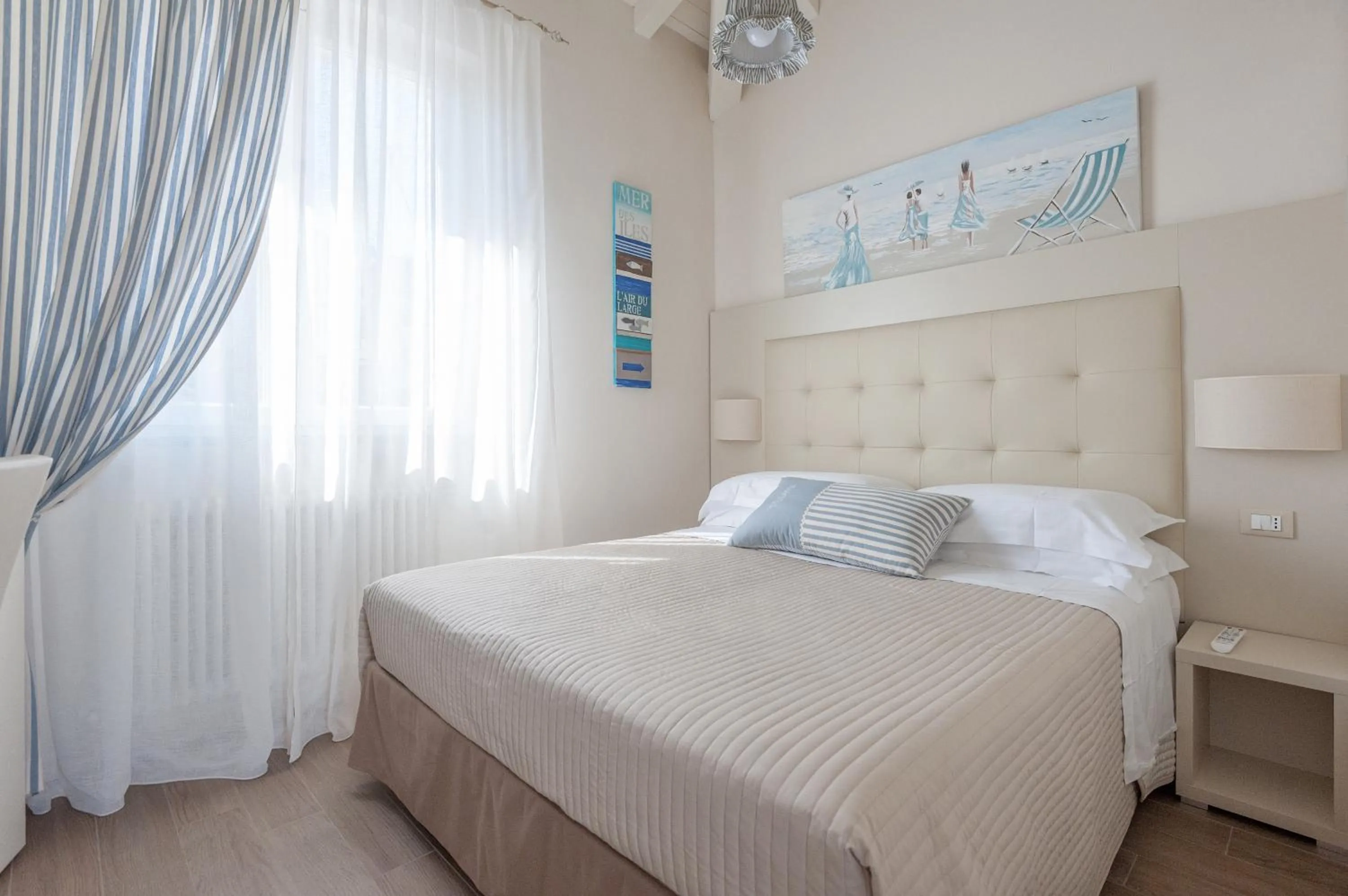 Decorative detail, Bed in Dreams Guest House