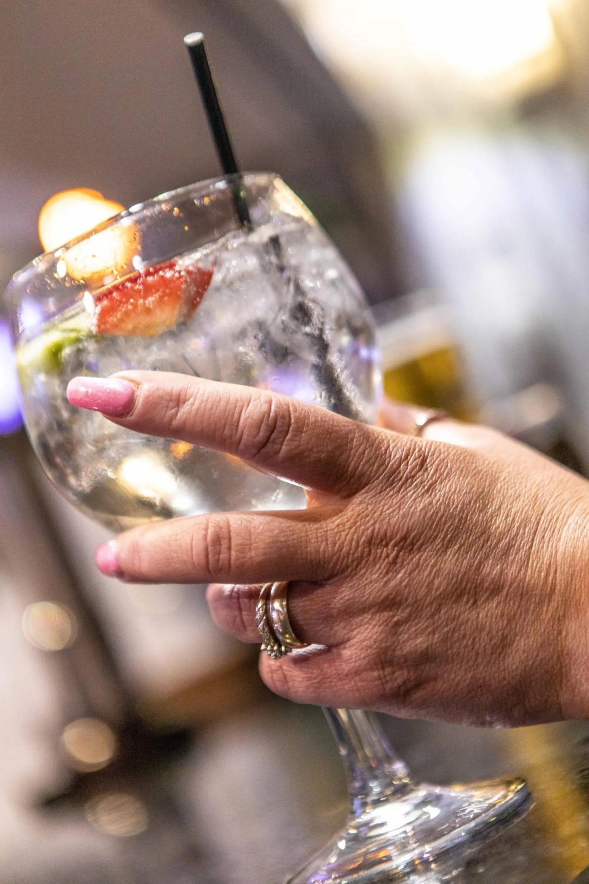 Food and drinks in Lyndene Hotel