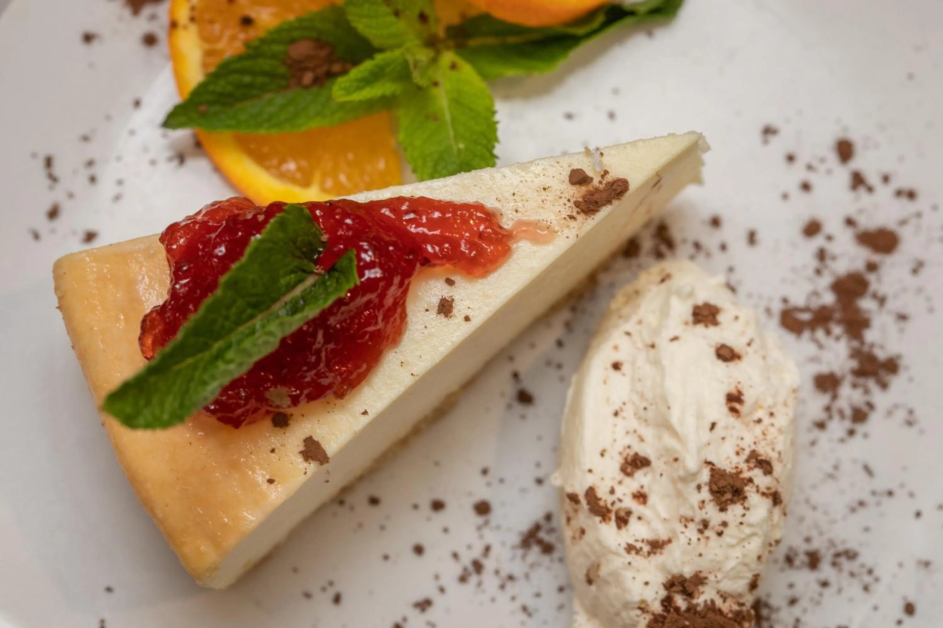 Food and drinks in Lyndene Hotel