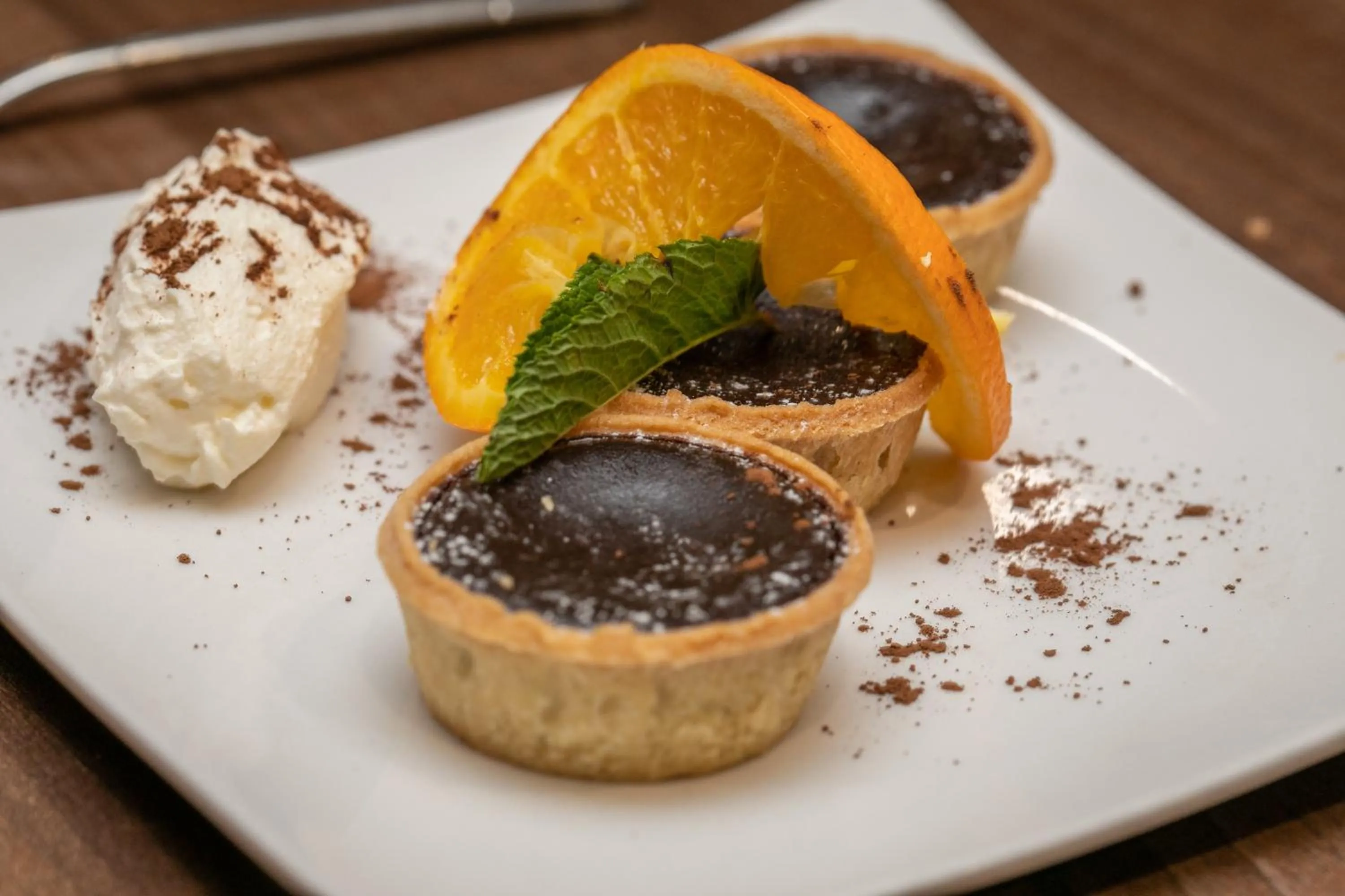 Food and drinks in Lyndene Hotel