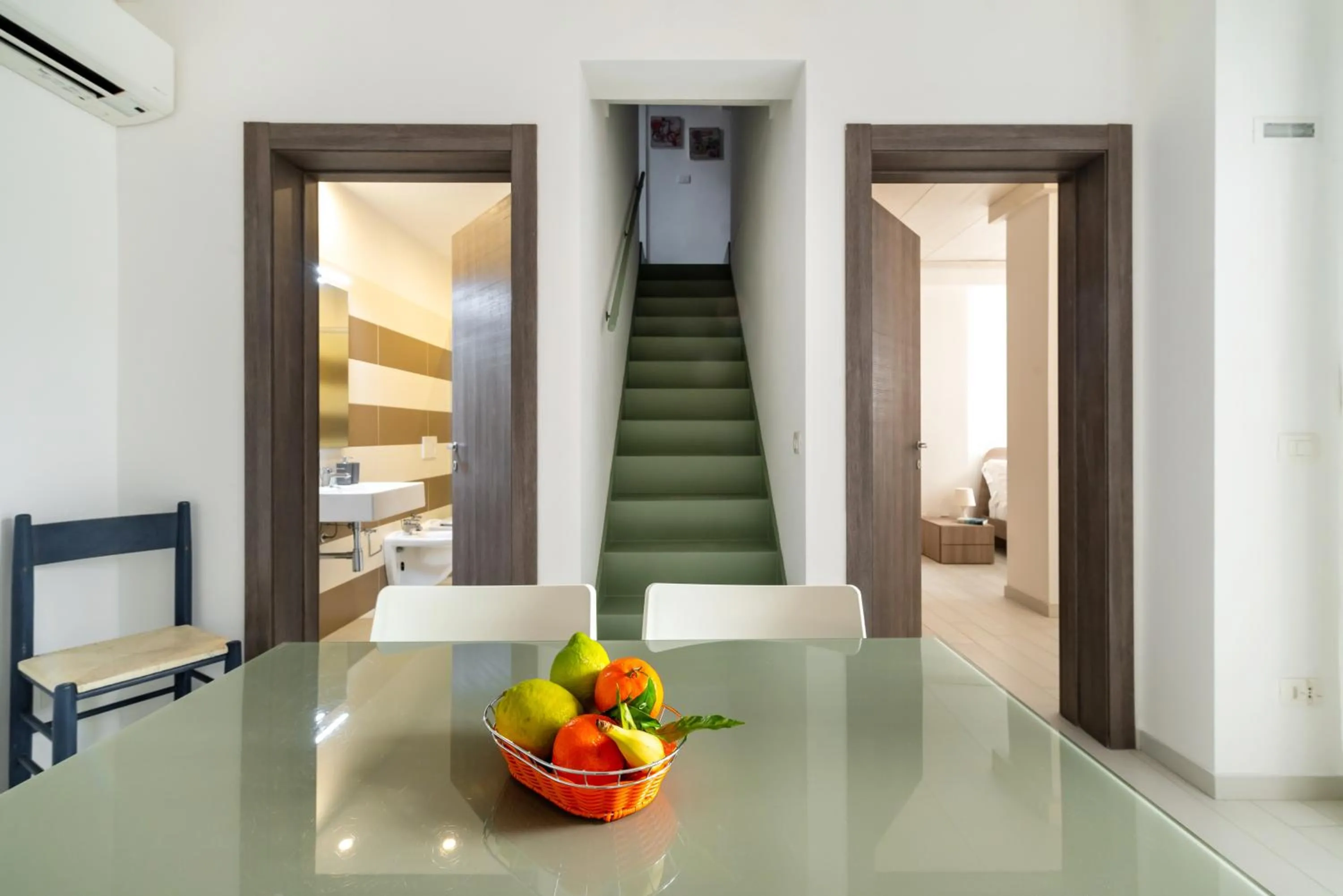 Photo of the whole room in Fly Home Sicily