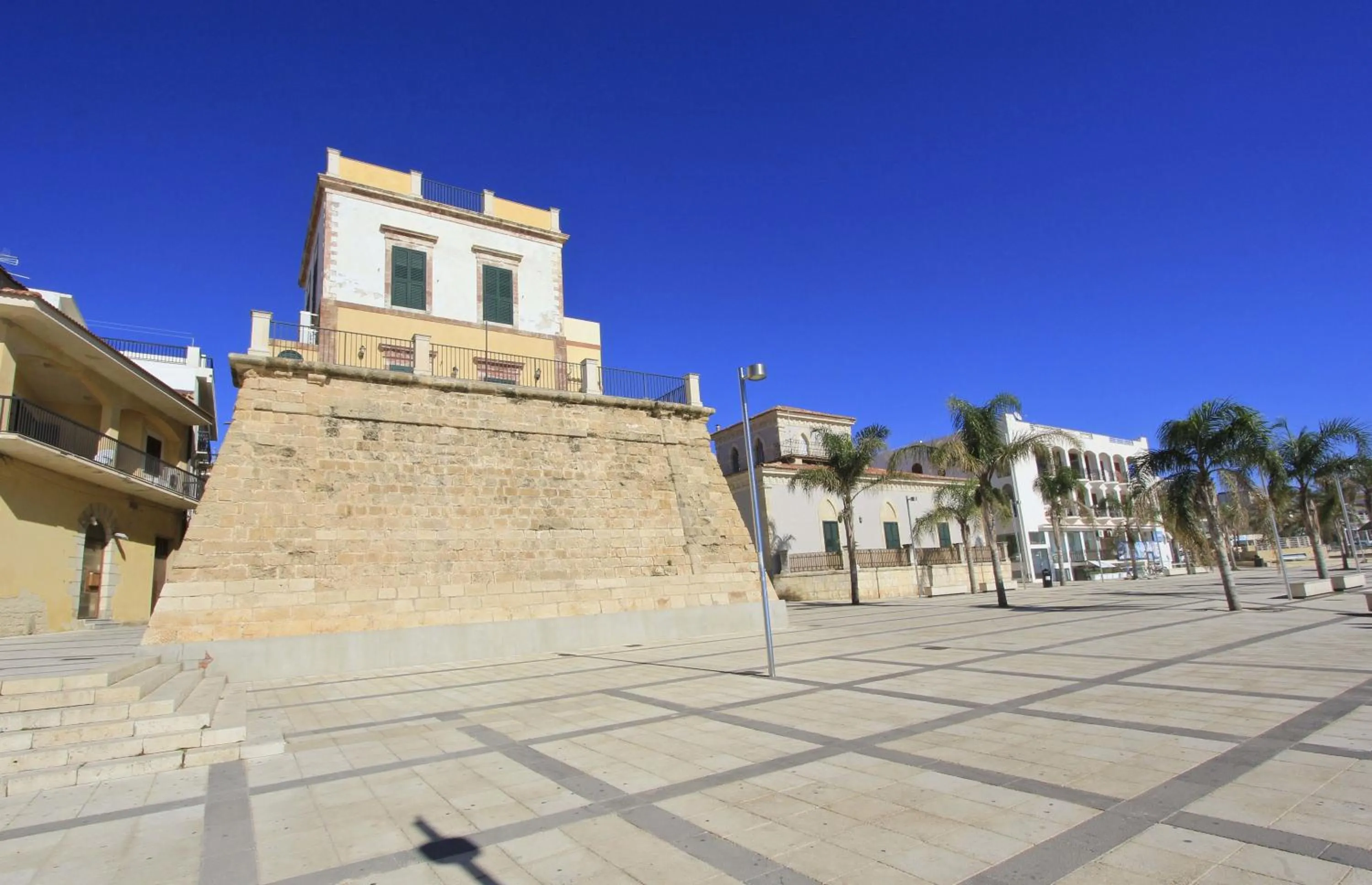 Property building in Fly Home Sicily
