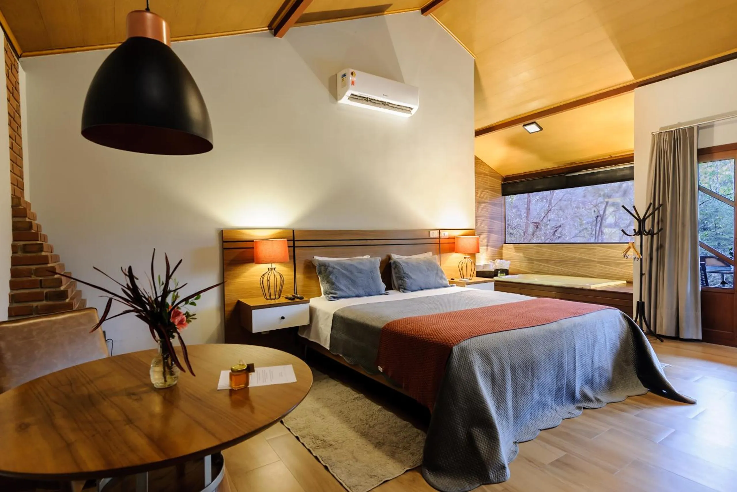 Living room, Bed in Sítio dos Lagos