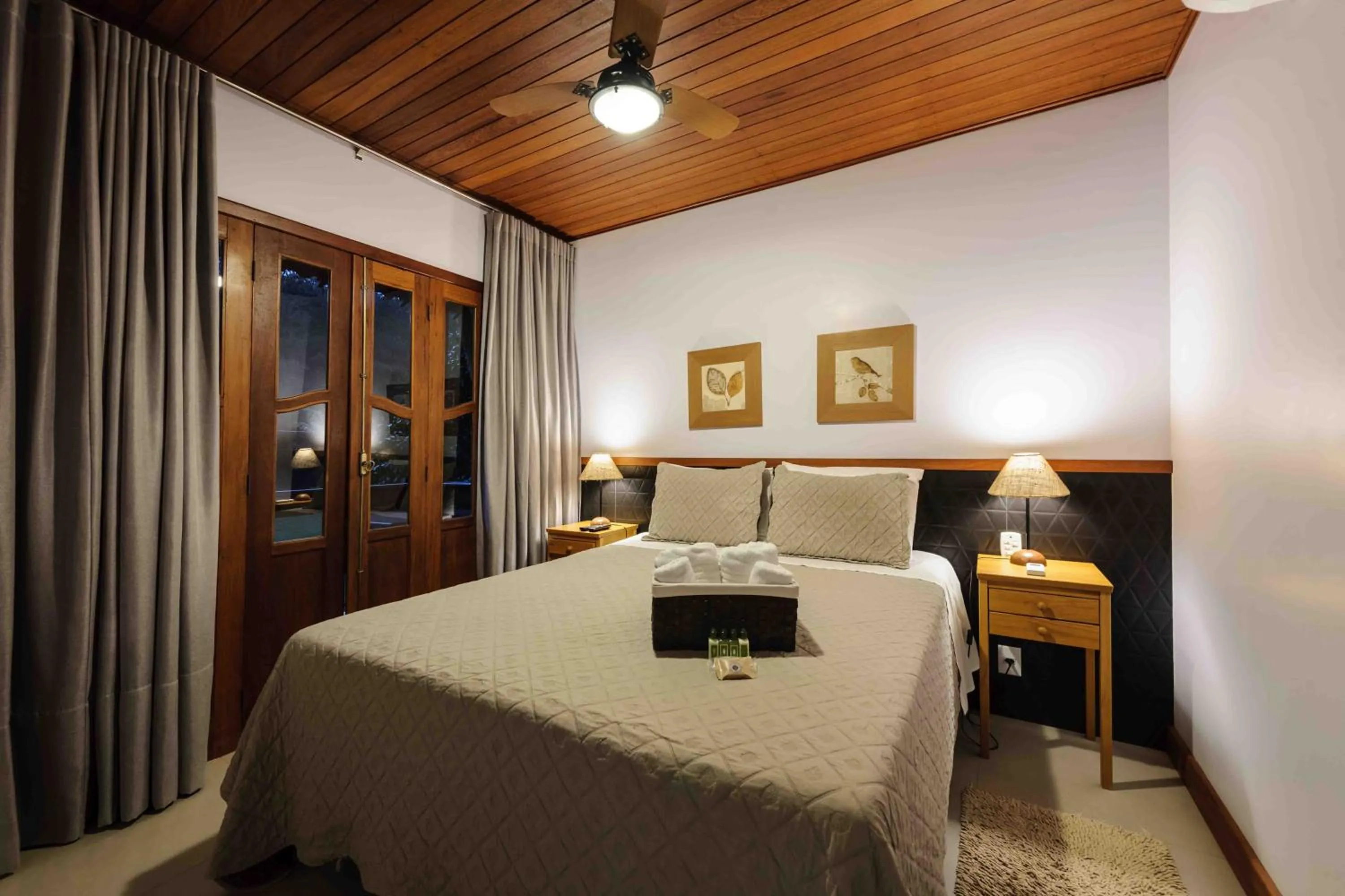 Photo of the whole room, Bed in Sítio dos Lagos