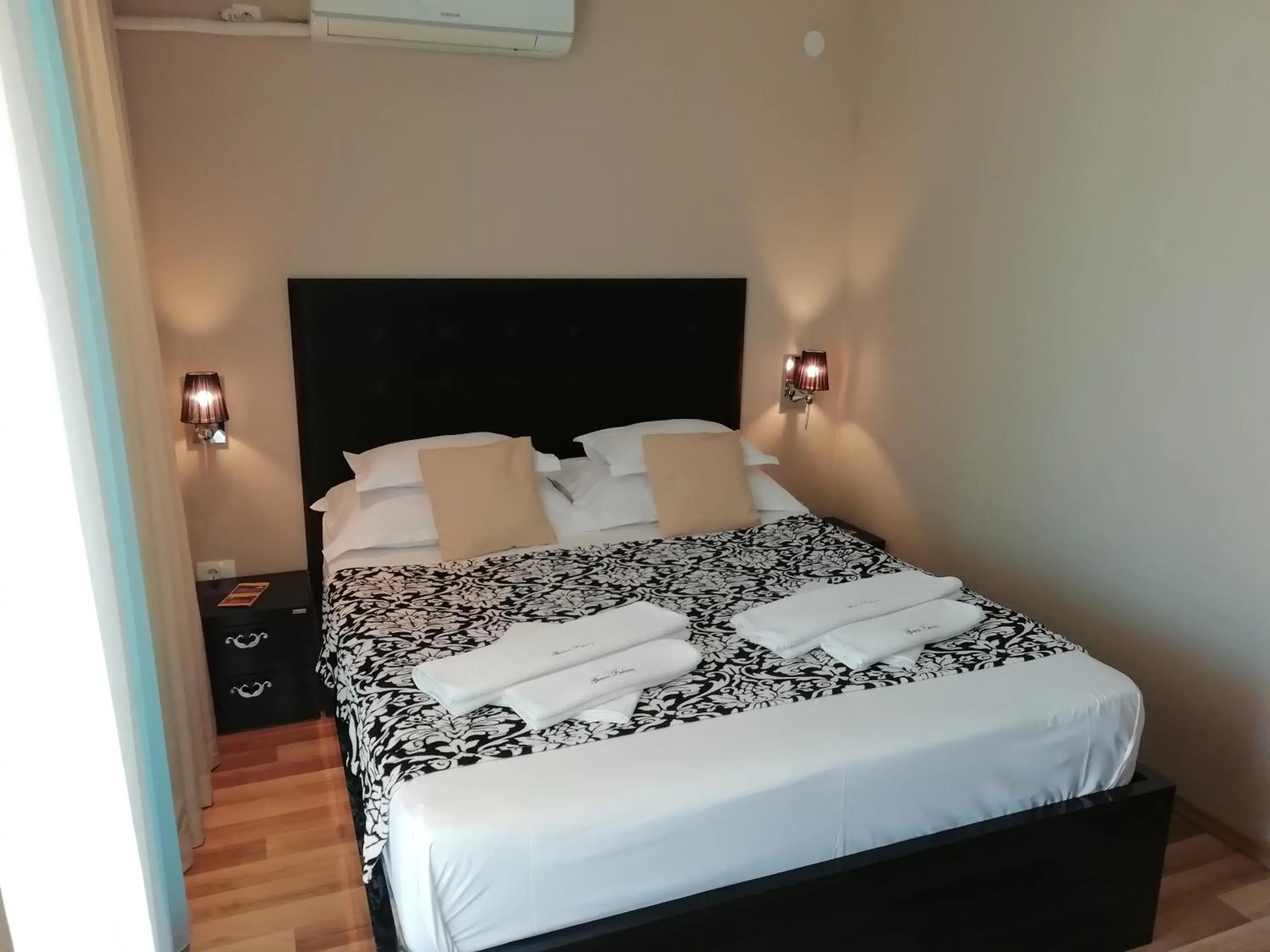 Deluxe Double Room with Balcony in Apartments and Rooms Grand Palazzo Deluxe Double Room with Balcony in Apartments and Rooms Grand Palazzo