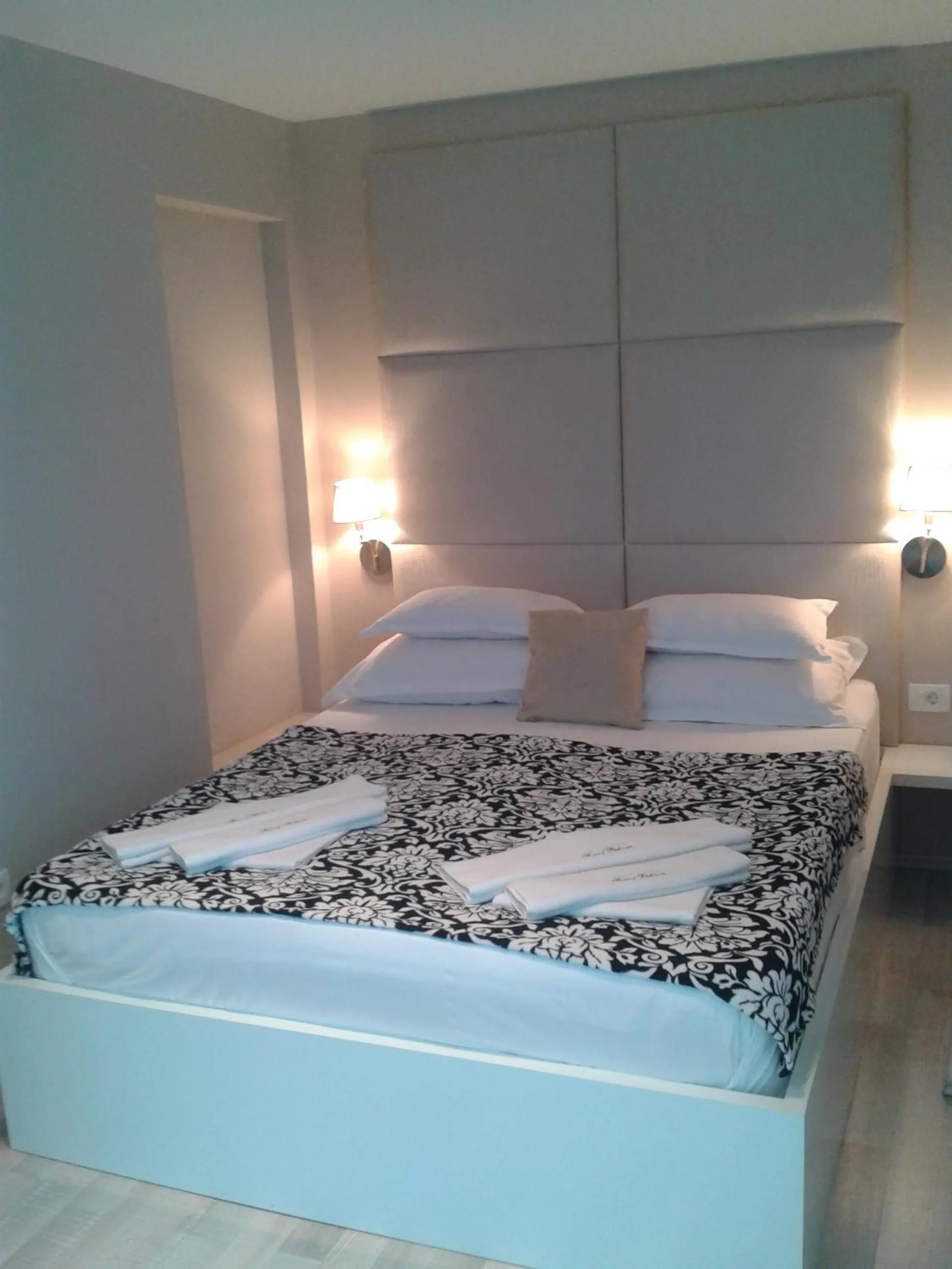 Bedroom, Bed in Apartments and Rooms Grand Palazzo