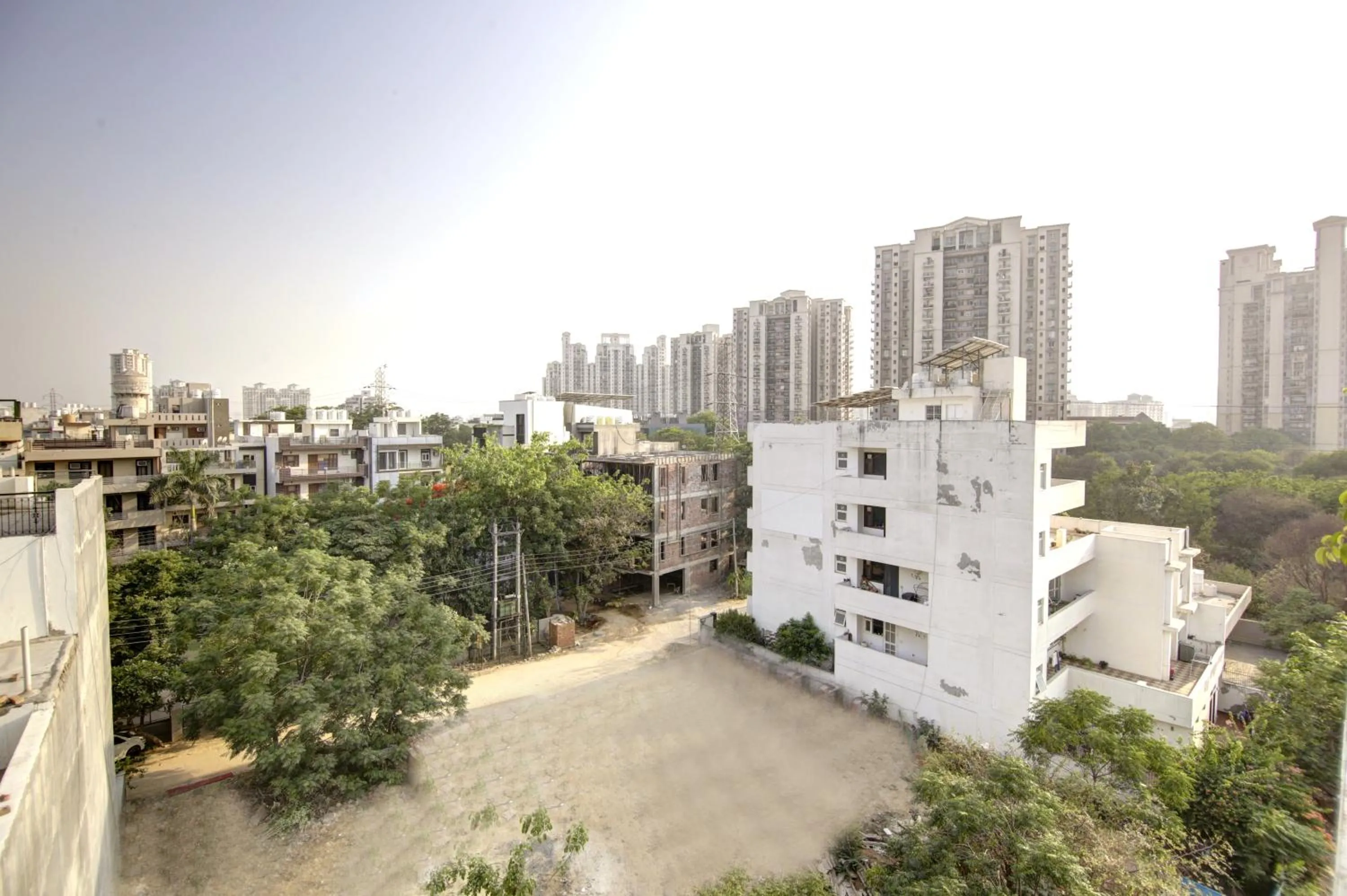 Property building in Saltstayz Premier - Galleria Market Road & Sector 27