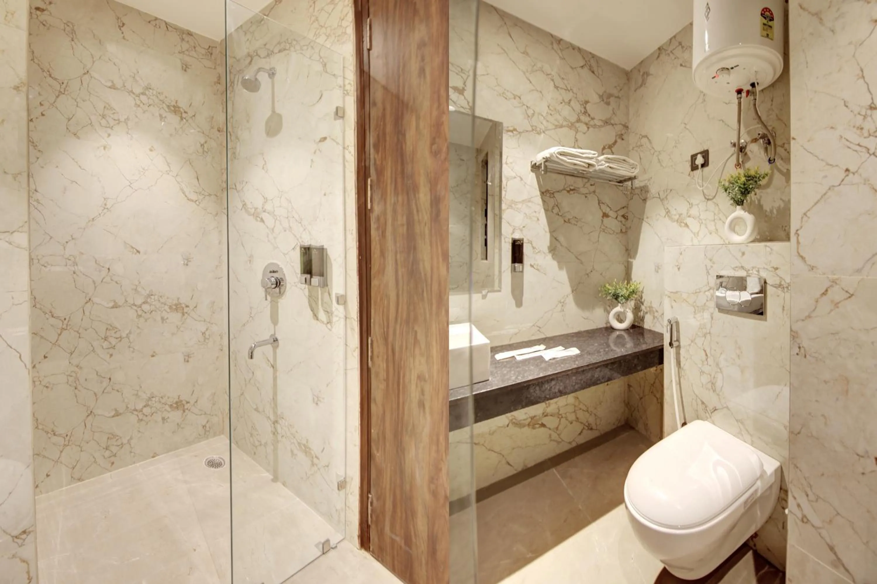 Shower in Saltstayz Premier - Galleria Market Road & Sector 27