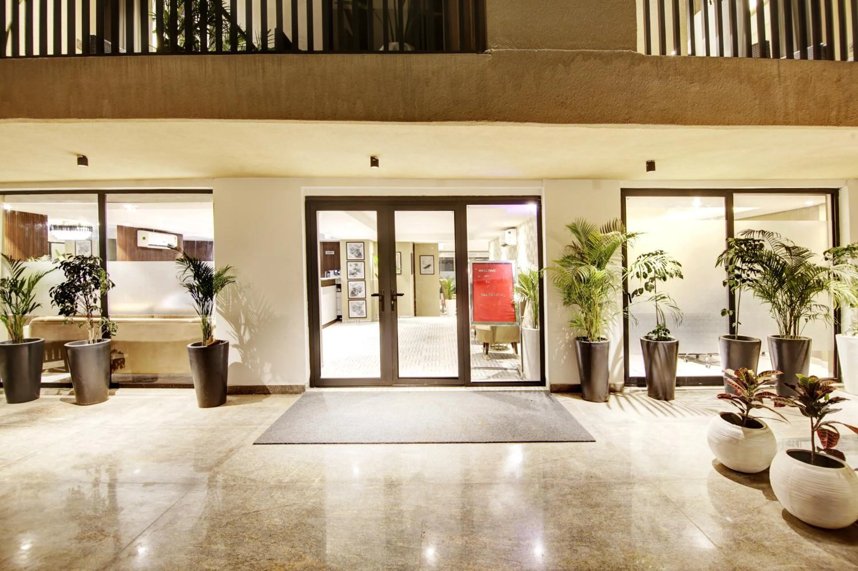 Facade/entrance in Saltstayz Premier - Galleria Market Road & Sector 27