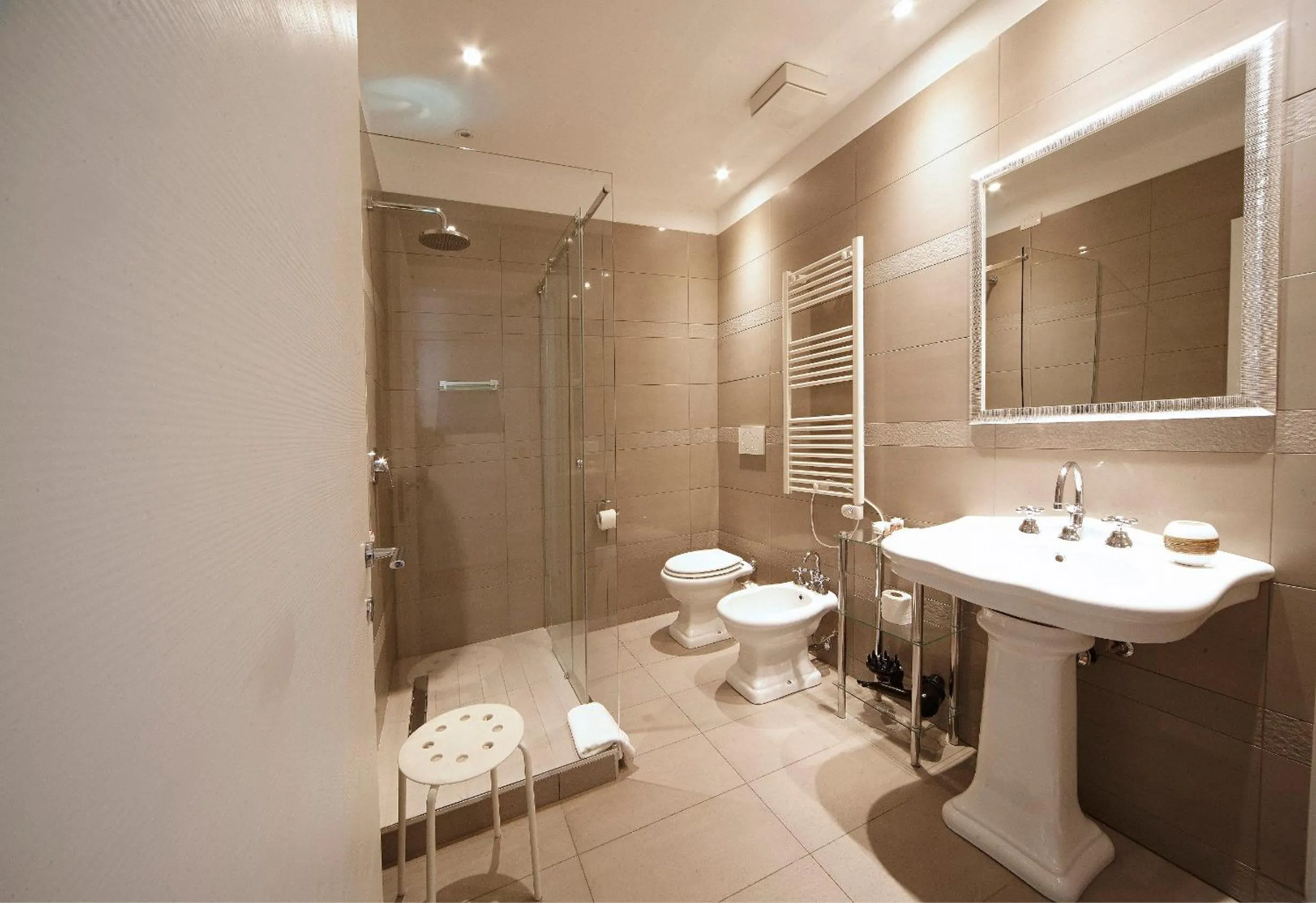 Bathroom in Navigliotel 19 - Rooms & Suites