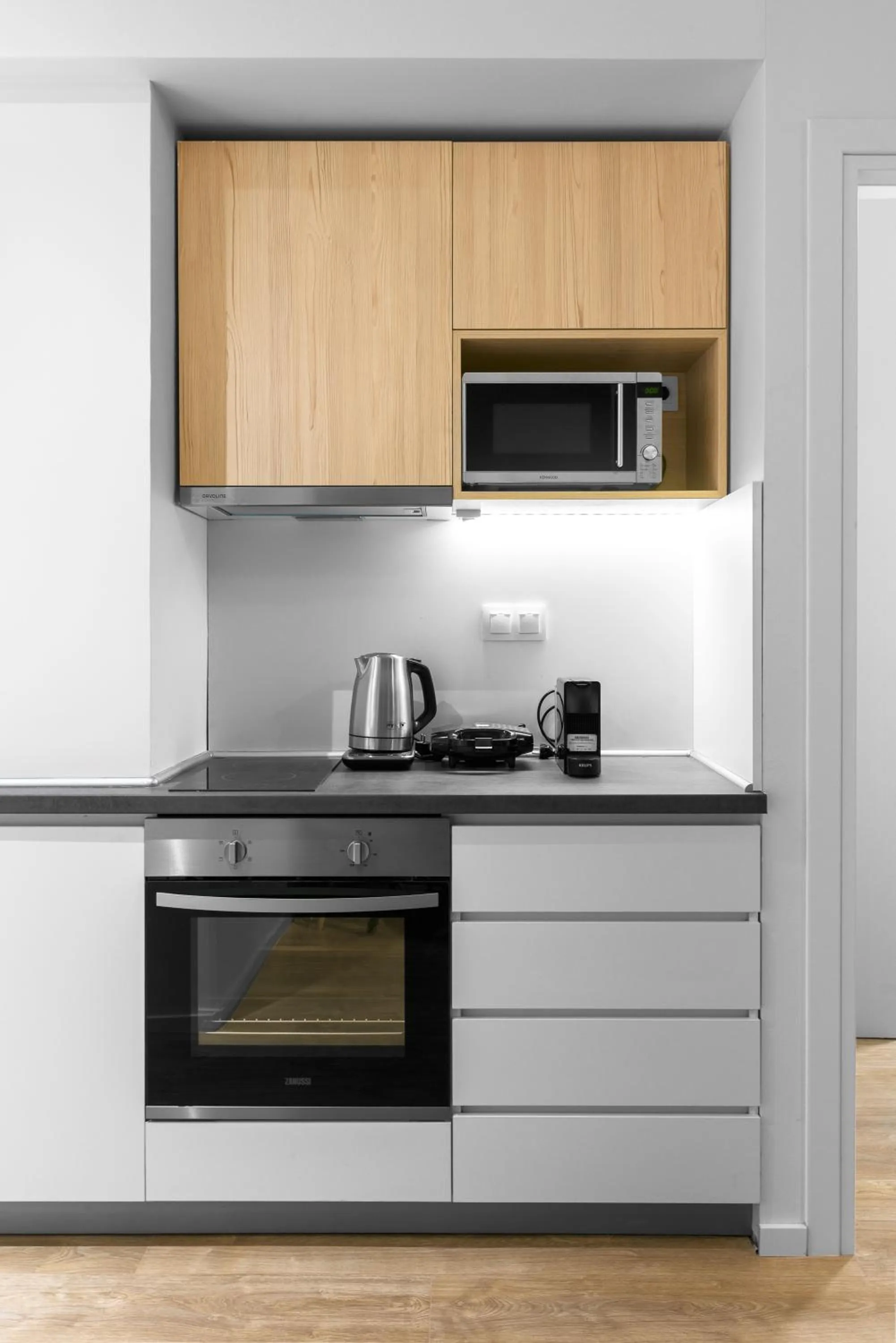 Coffee/tea facilities in DeniZen Boutique Apartments, Nilie Hospitality MGMT