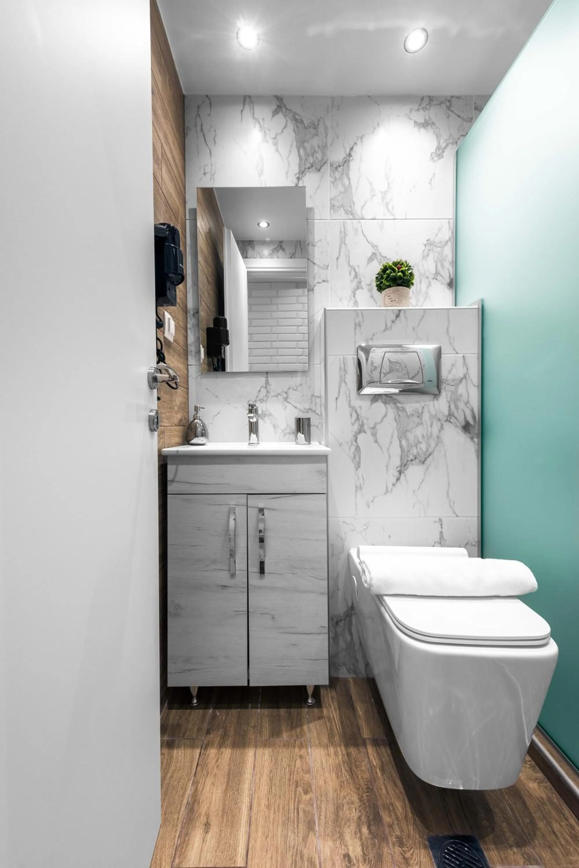 Bathroom in DeniZen Boutique Apartments, Nilie Hospitality MGMT