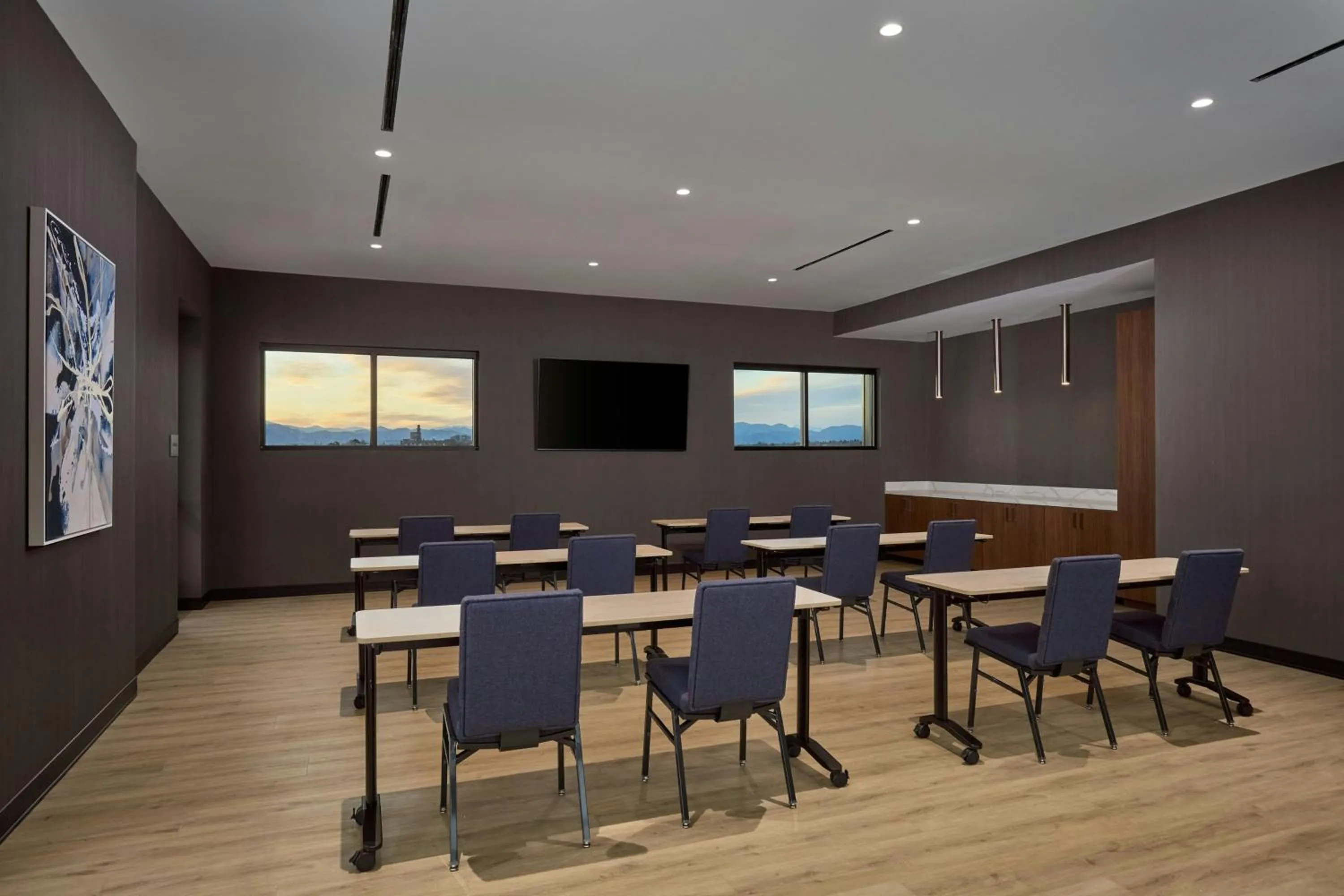 Meeting/conference room in Courtyard by Marriott Denver Downtown West