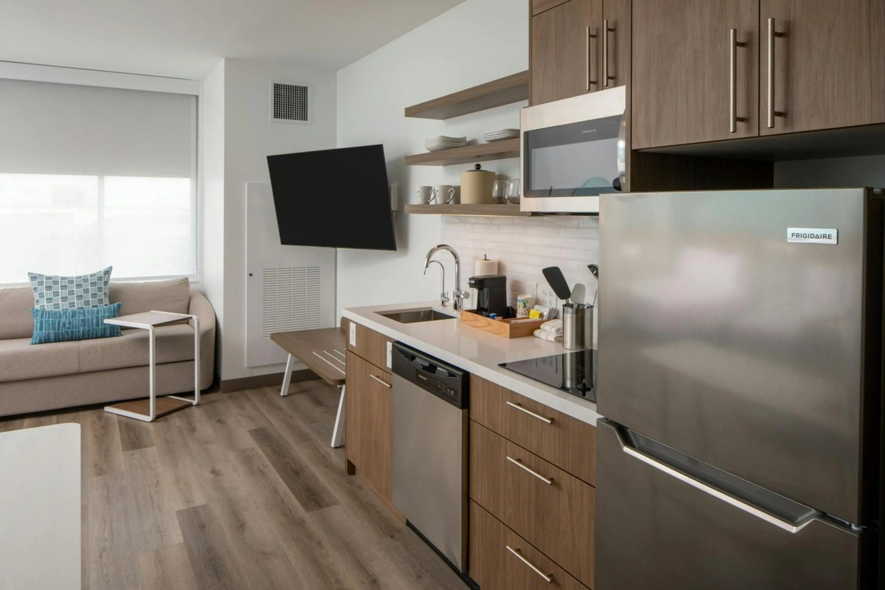 Kitchen or kitchenette in Element Carmel