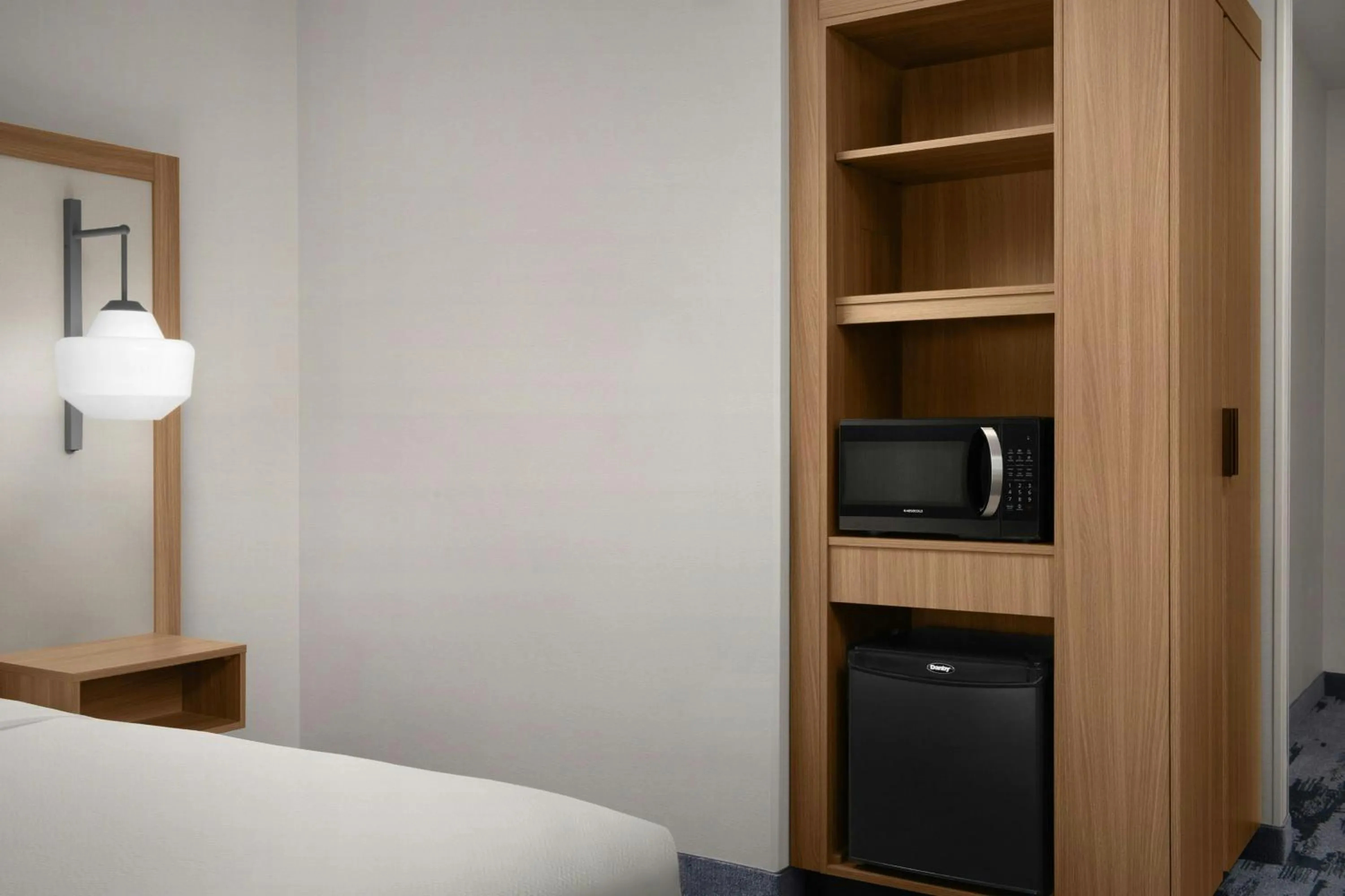 Photo of the whole room, Bed in Fairfield by Marriott Inn & Suites Portland Newberg