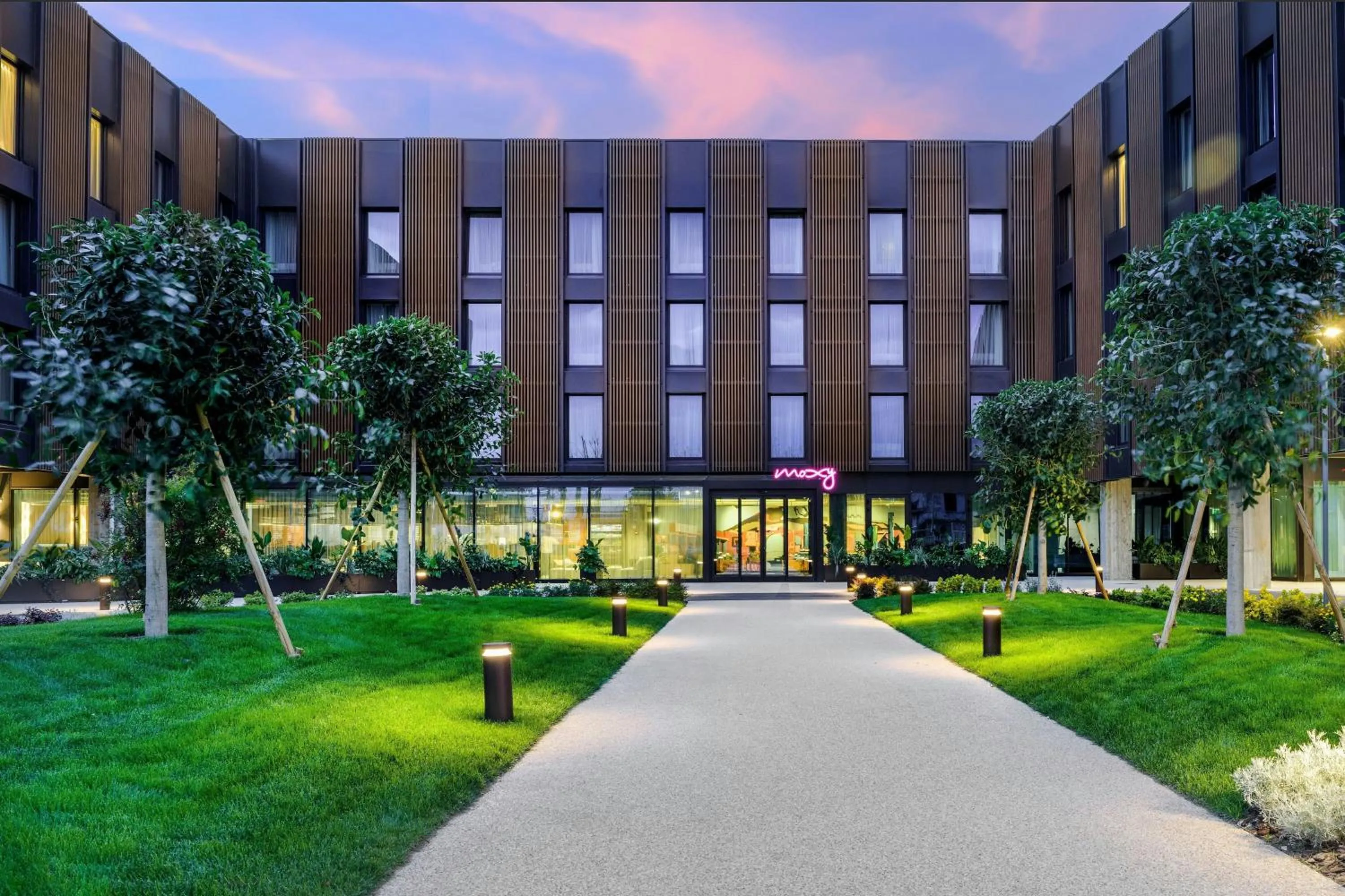 Property building in Moxy Pompeii