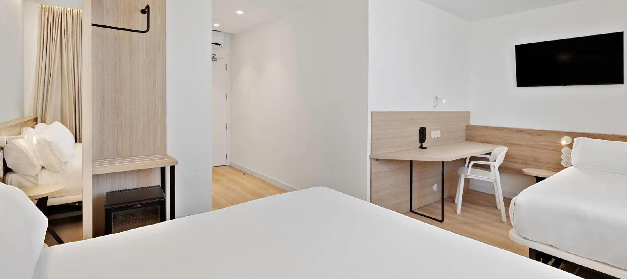 Bed in B&B HOTEL Valencia Alcàsser