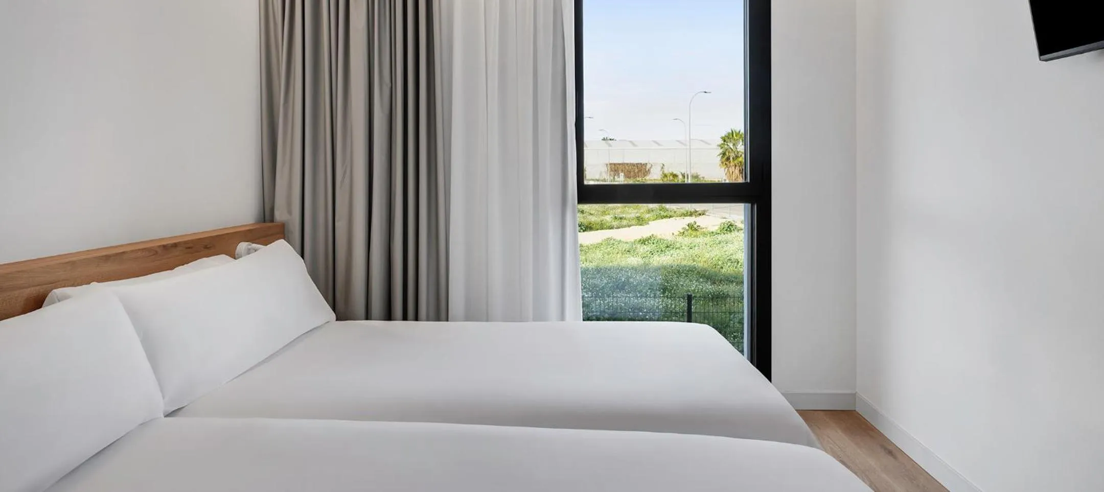 Bed in B&B HOTEL Valencia Alcàsser