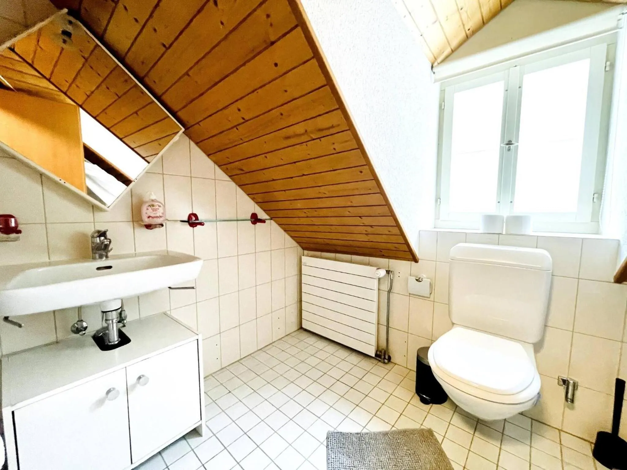 Einzigartige Schone Altbau- Wohnung Im Zentrum