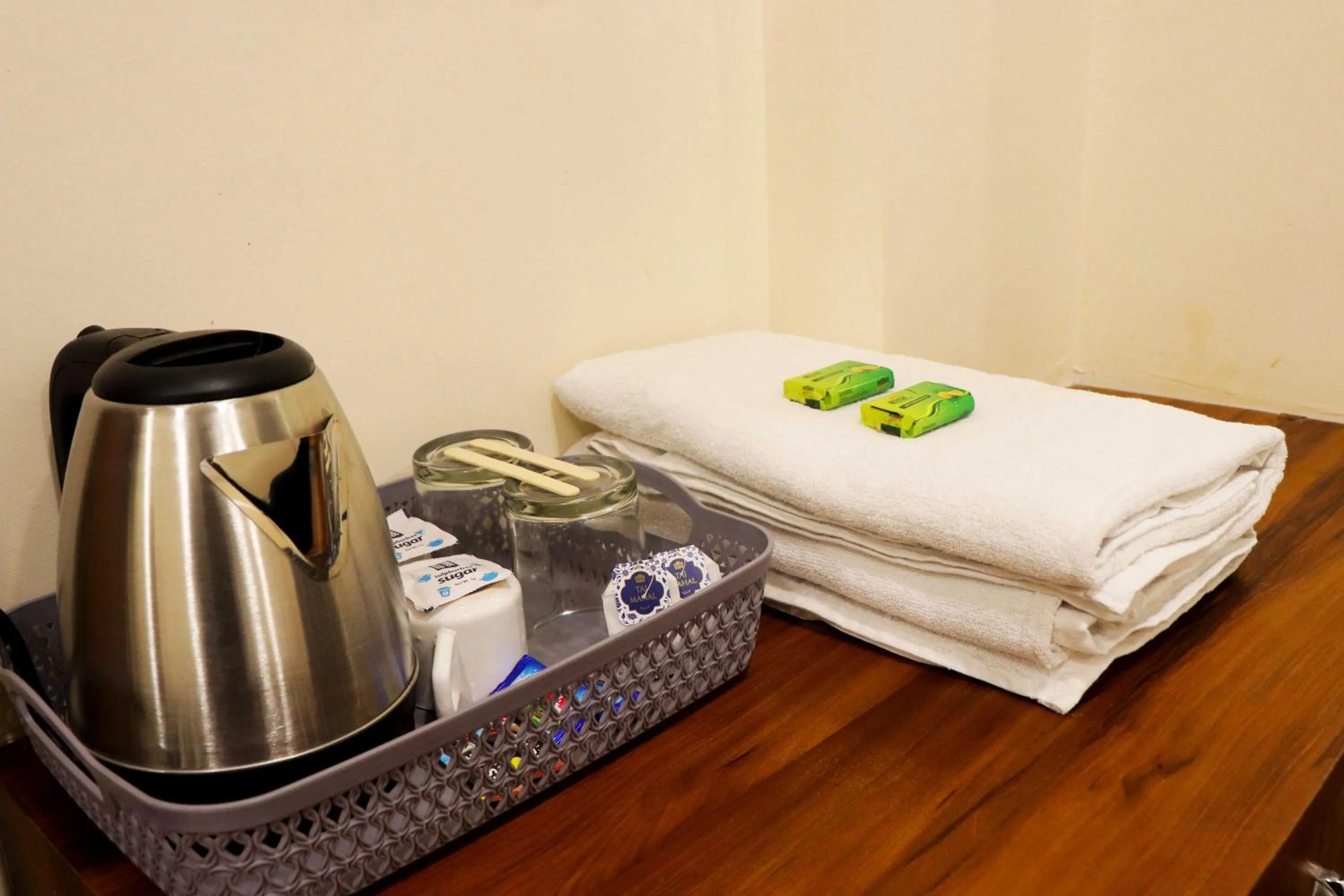 Coffee/tea facilities, Bed in Hotel Krishnarchana